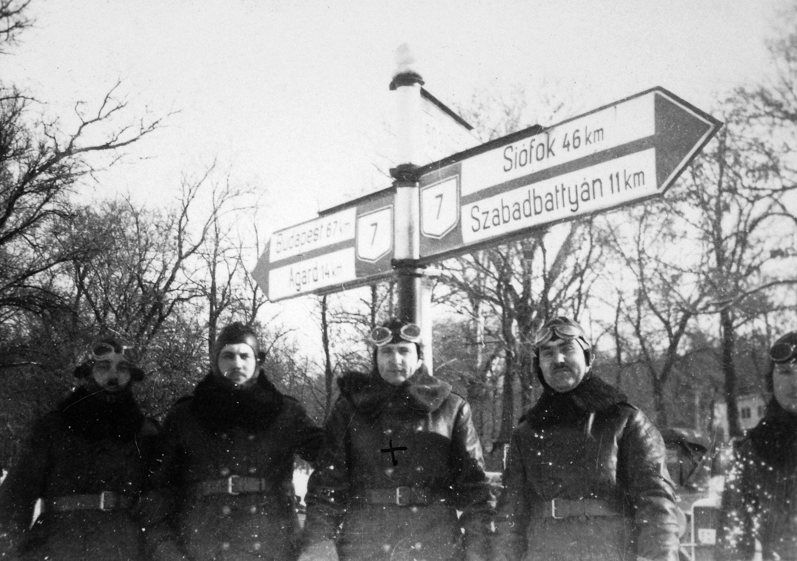 Hungary, Székesfehérvár, a Budai út a Seregélyesi út elázásánál., 1935, Fortepan, road signs, Fortepan #20319