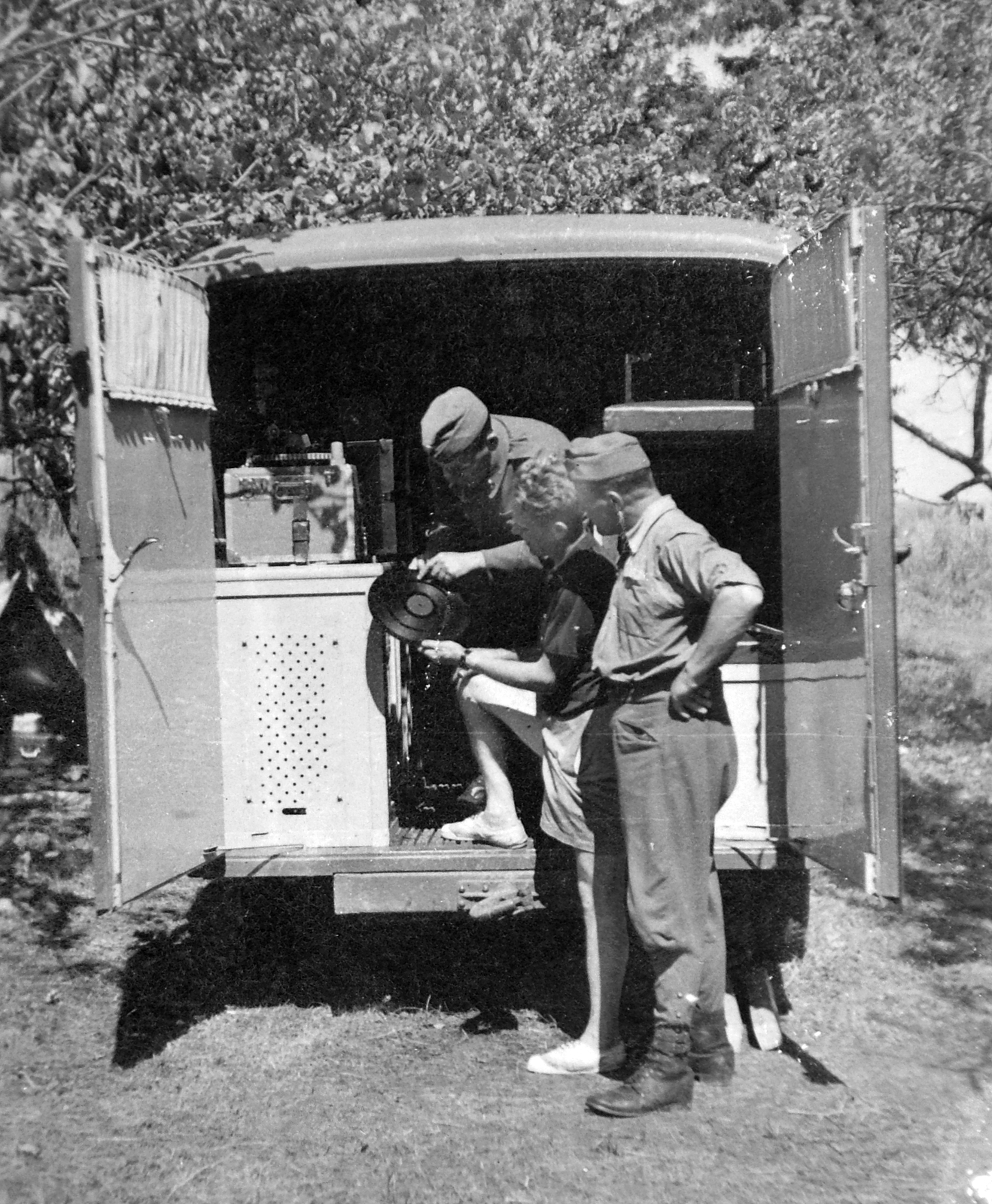 A Magyar Királyi Haditudósító század hangoskocsija., 1942, Fortepan, filming, eastern front, second World War, radio, record, Fortepan #20341