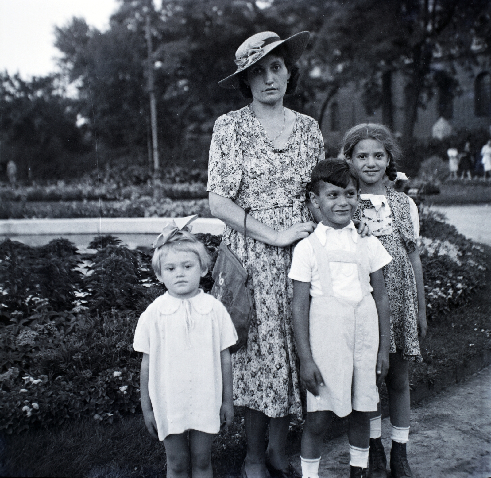 1938, Kurutz Márton, photo aspect ratio: square, summer dresses, hat, kids, mother, Fortepan #203728