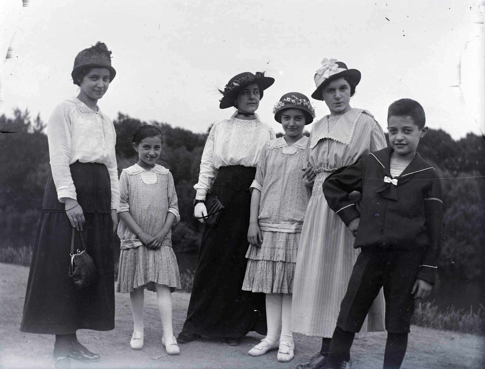 1924, Kurutz Márton, hat, akimbo, teenager, handbag, Fortepan #203829