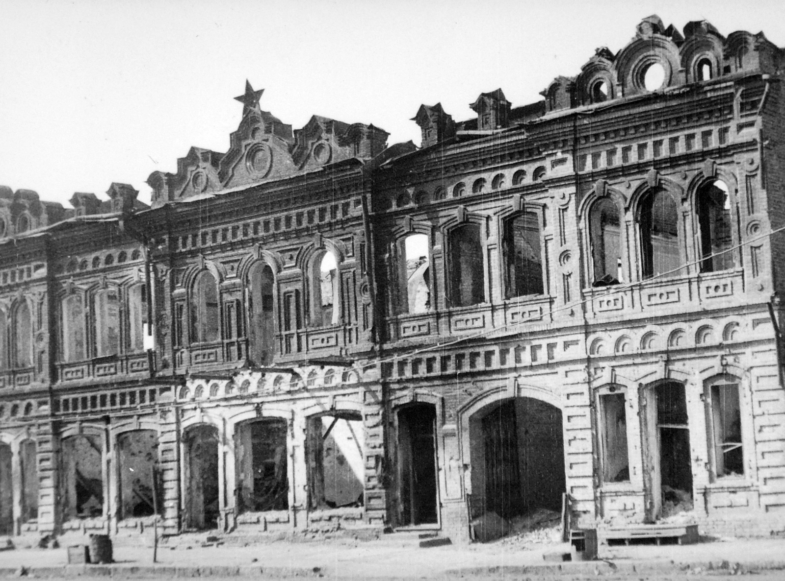 Russia, Stary Oskol, Lenin utca., 1942, Fortepan, war damage, second World War, ruins, damaged building, Fortepan #20385