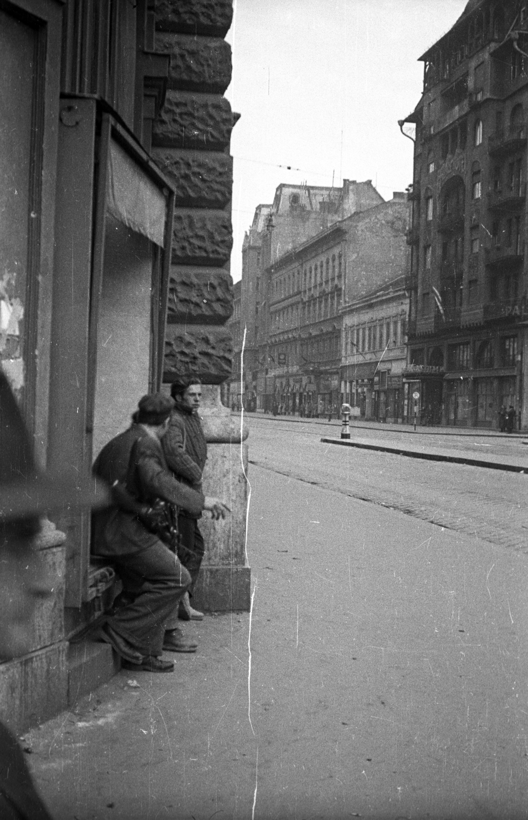 Hungary, Budapest VII.,Budapest VIII., Rákóczi út az Erzsébet (Lenin) körút sarok felől, jobbra a Palace Hotel., 1956, Lovrecz Éva, Budapest, street view, Fortepan #203965