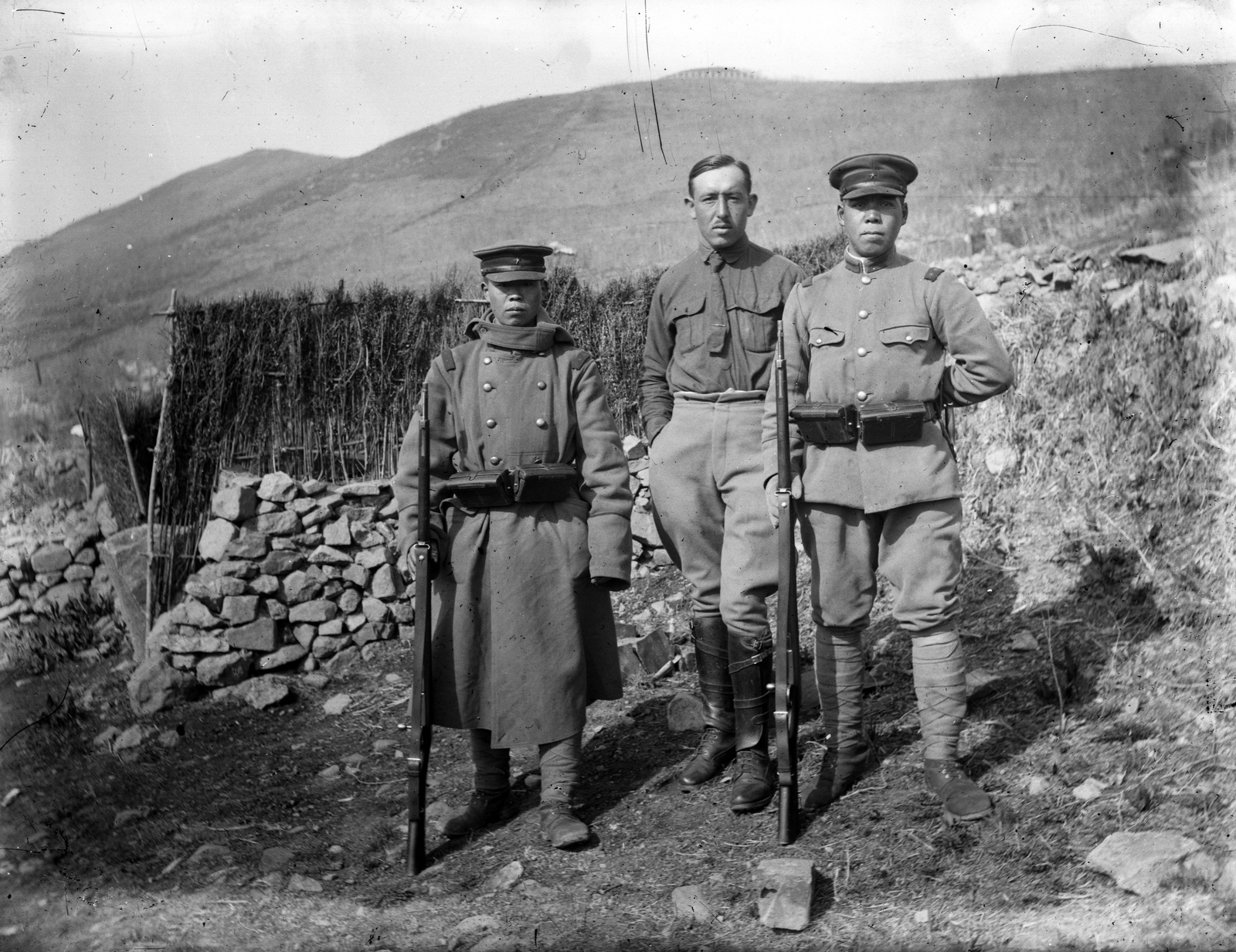 Russia, Vladivostok, hadifogolytábor a Pervaja Recska negyedben, a mai Karjernaja utca környékén., 1916, Lőw Miklós, First World War, prisoner of war, Japanese soldier, Fortepan #203982