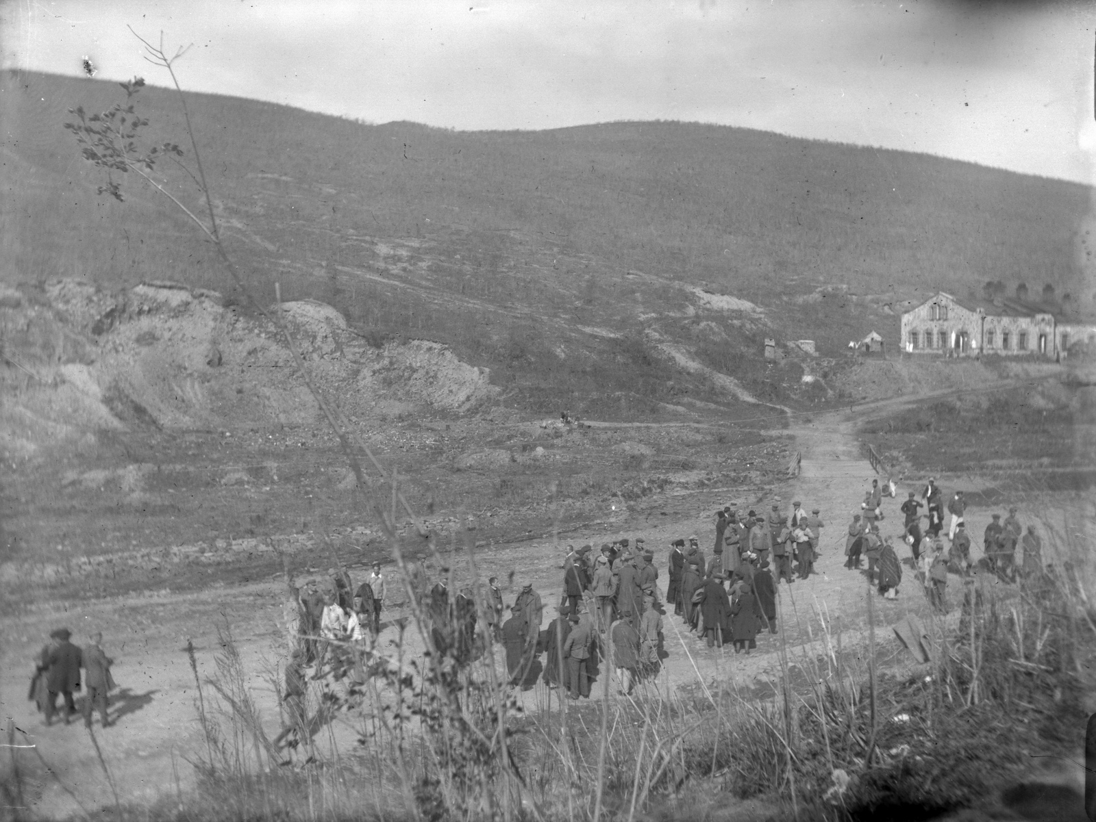 Russia, Vladivostok, hadifoglyok a tábor melletti területen. A felvétel a Pervaja Recska negyedben, a mai Karjernaja utca környékén készült., 1916, Lőw Miklós, prisoner of war, Fortepan #203990