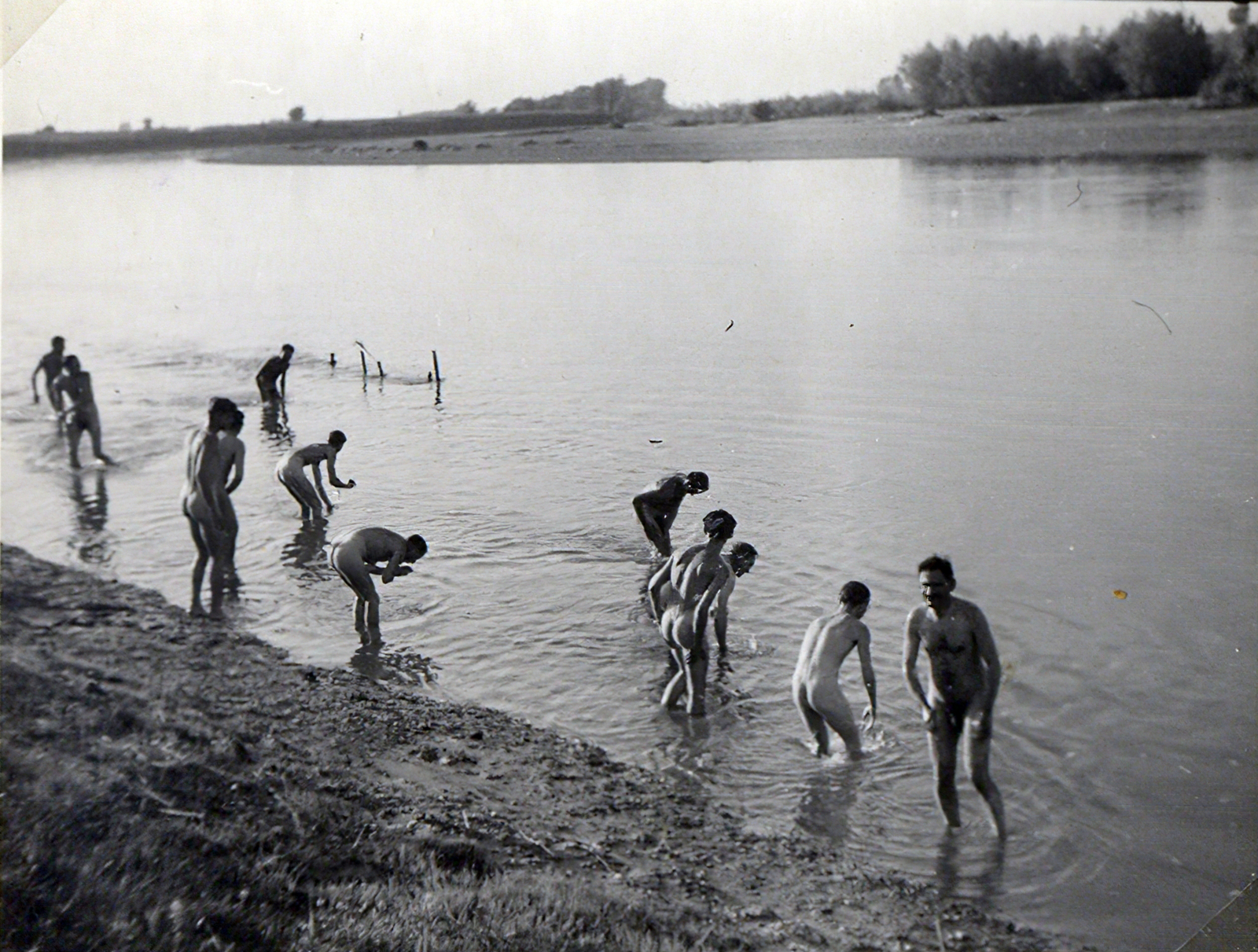 Románia,Erdély, a Magyar Királyi Honvédség 209/18 honvéd tábori vegyes munkásszázad munkaszolgálatosai., 1940, Névai János, munkaszolgálatos, fürdés, Fortepan #204134