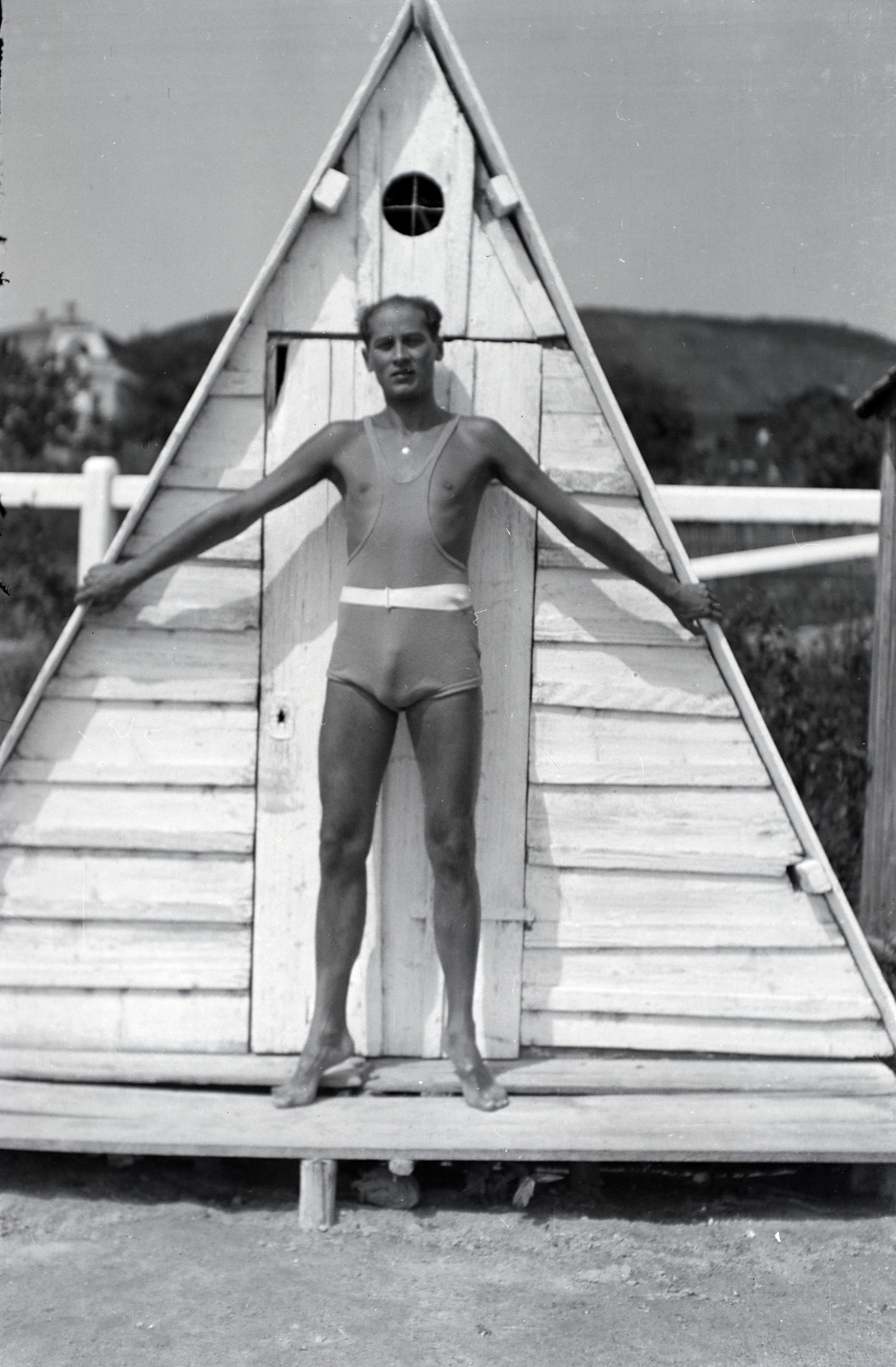 Hungary,Lake Balaton, Badacsonytomaj, 1934, Somogyvári Gergő, bathing suit, man, Fortepan #204381