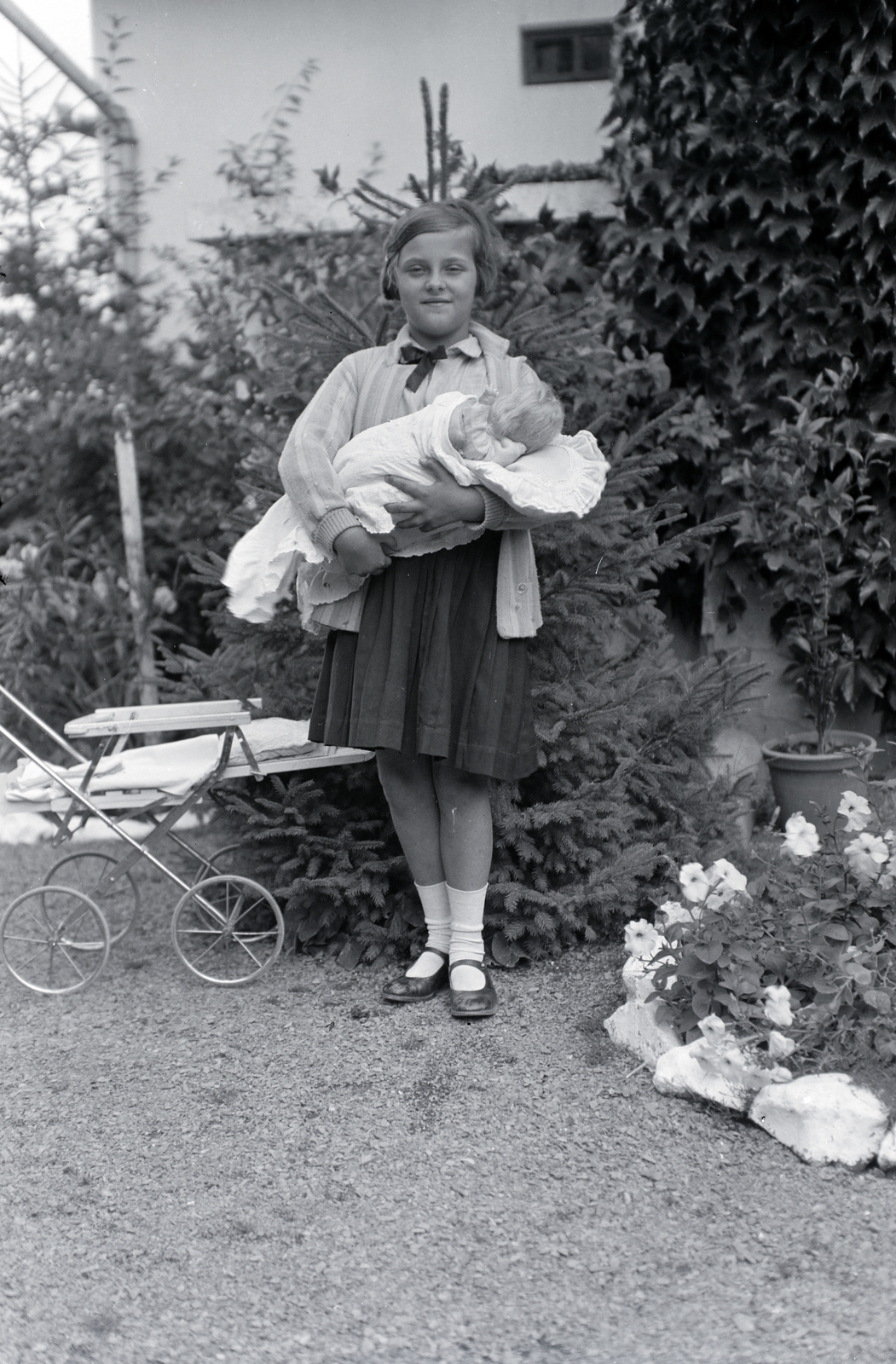 1934, Somogyvári Gergő, girl, toy doll, Fortepan #204382