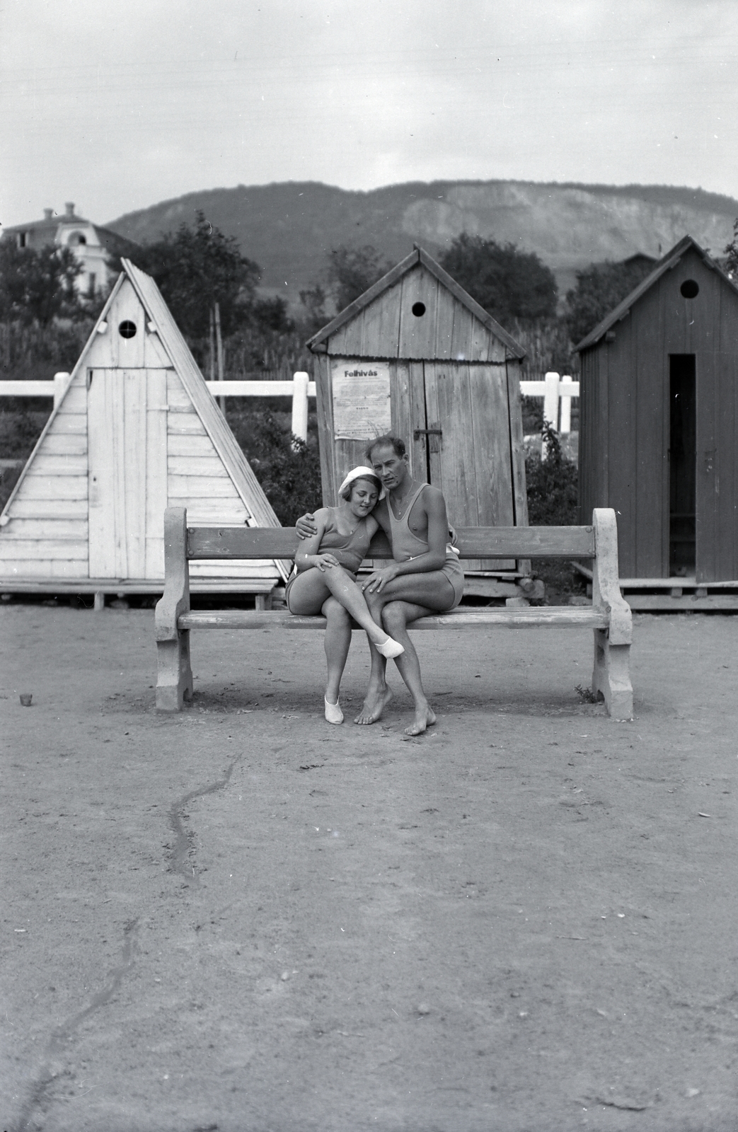 Hungary,Lake Balaton, Badacsonytomaj, 1934, Somogyvári Gergő, bathing suit, bench, Fortepan #204390