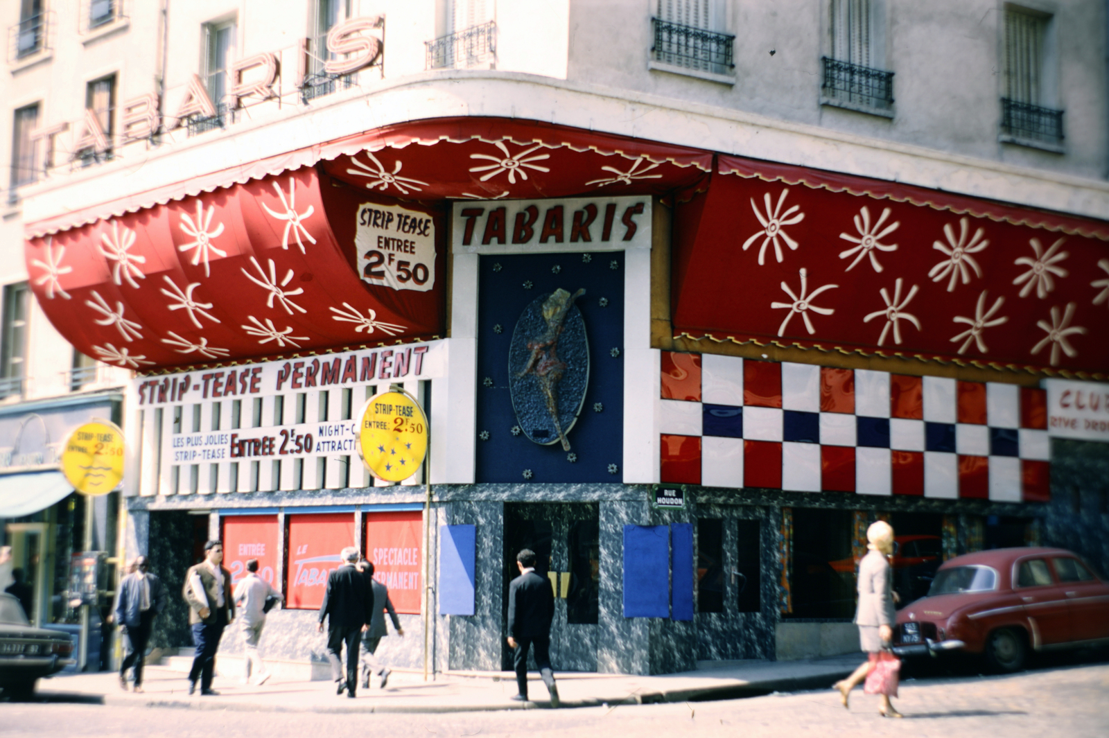 Franciaország, Párizs, Boulevard de Clichy és Rue des Martyrs sarok, Tabaris mulató., 1969, Szilágyi Zsófia, Fortepan #204589