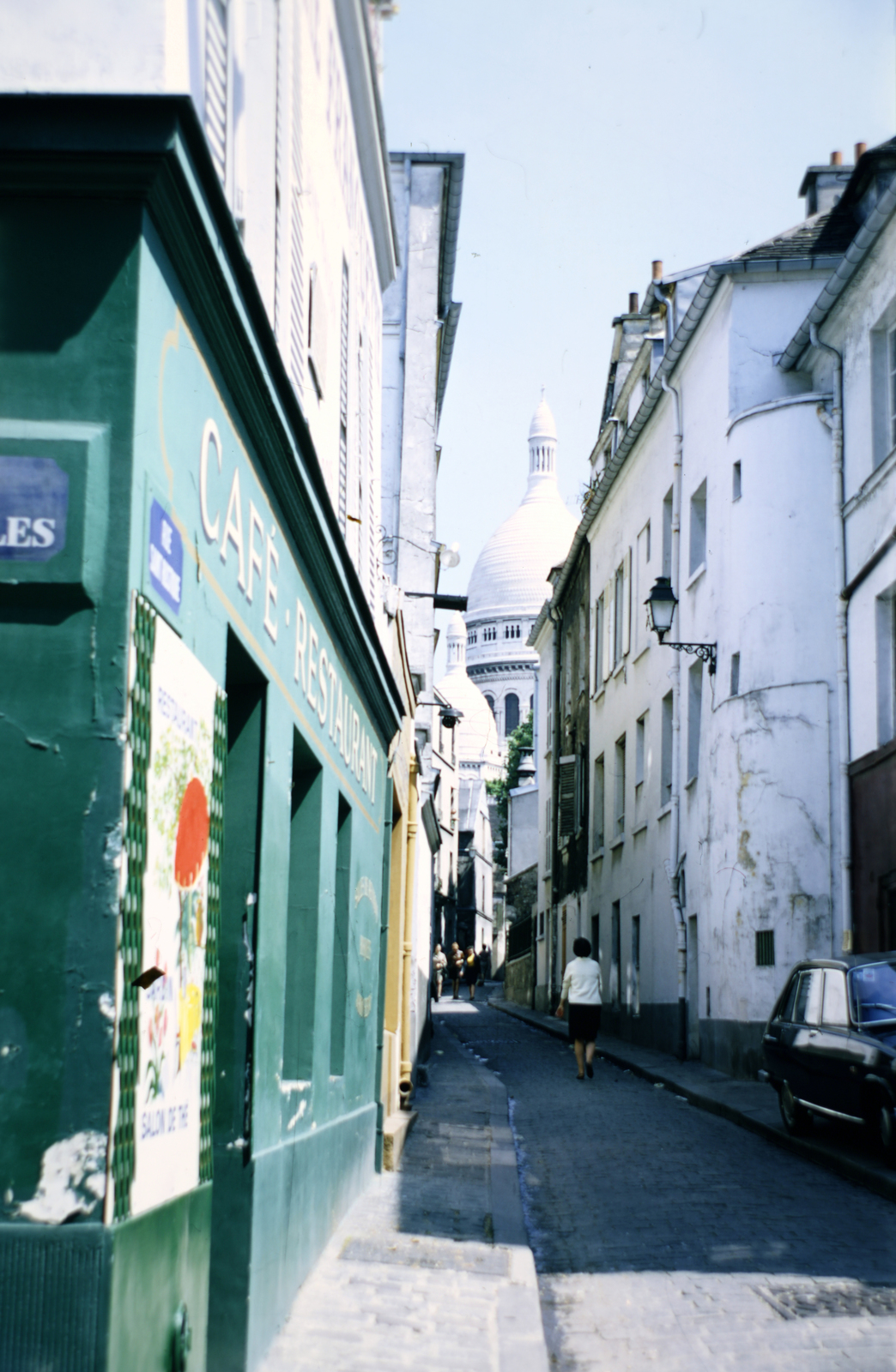 Franciaország, Párizs, Rue Saint-Rustique, háttérben a Sacré Coeur-bazilika., 1969, Szilágyi Zsófia, Fortepan #204596