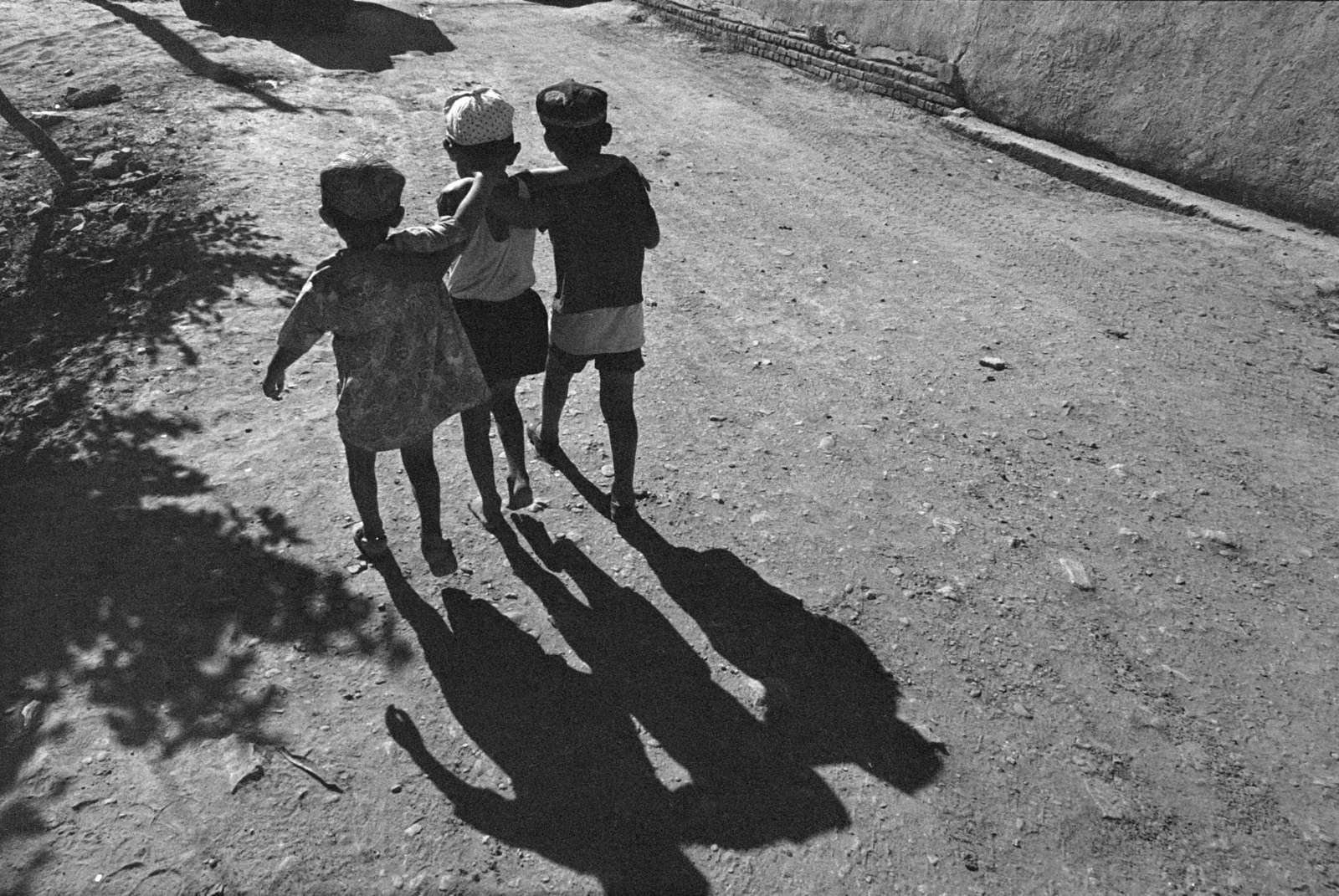 1971, Kereki Sándor, Soviet Union, kids, shadow, Fortepan #204756