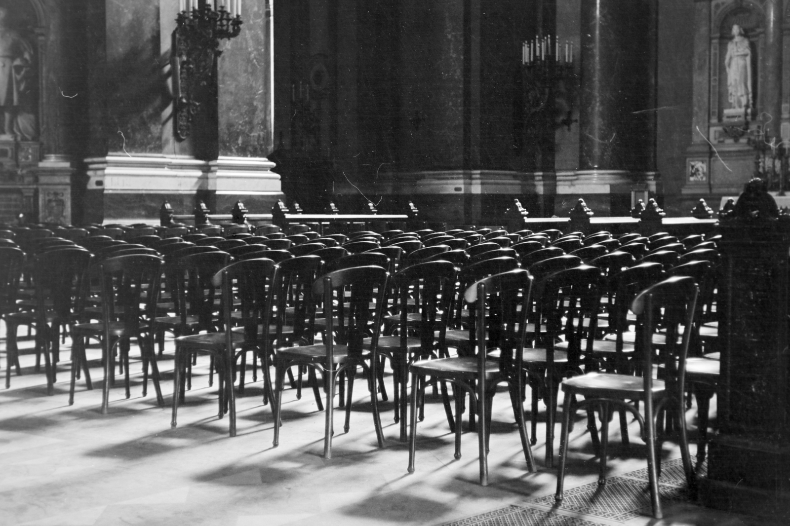 Hungary, Budapest V., Szent István tér, Szent István-bazilika., 1970, Kereki Sándor, basilica, Budapest, chair, Fortepan #204900