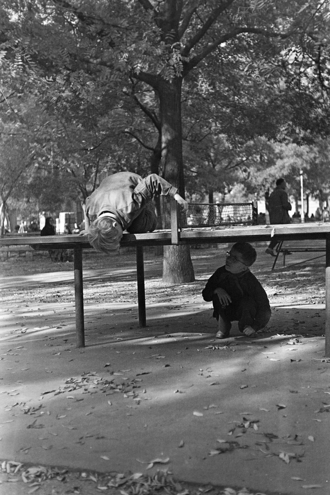 Hungary, Budapest VI., Hunyadi tér., 1971, Kereki Sándor, Budapest, talks, boys, table tennis table, Fortepan #204928