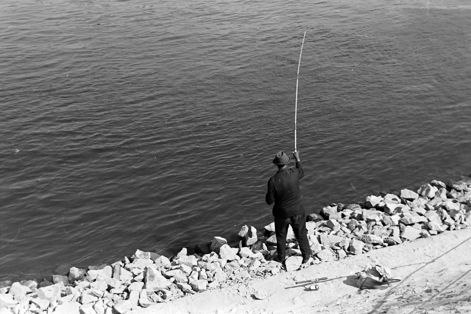Hungary, Budapest, Duna-part., 1971, Kereki Sándor, fishing, Fortepan #204937
