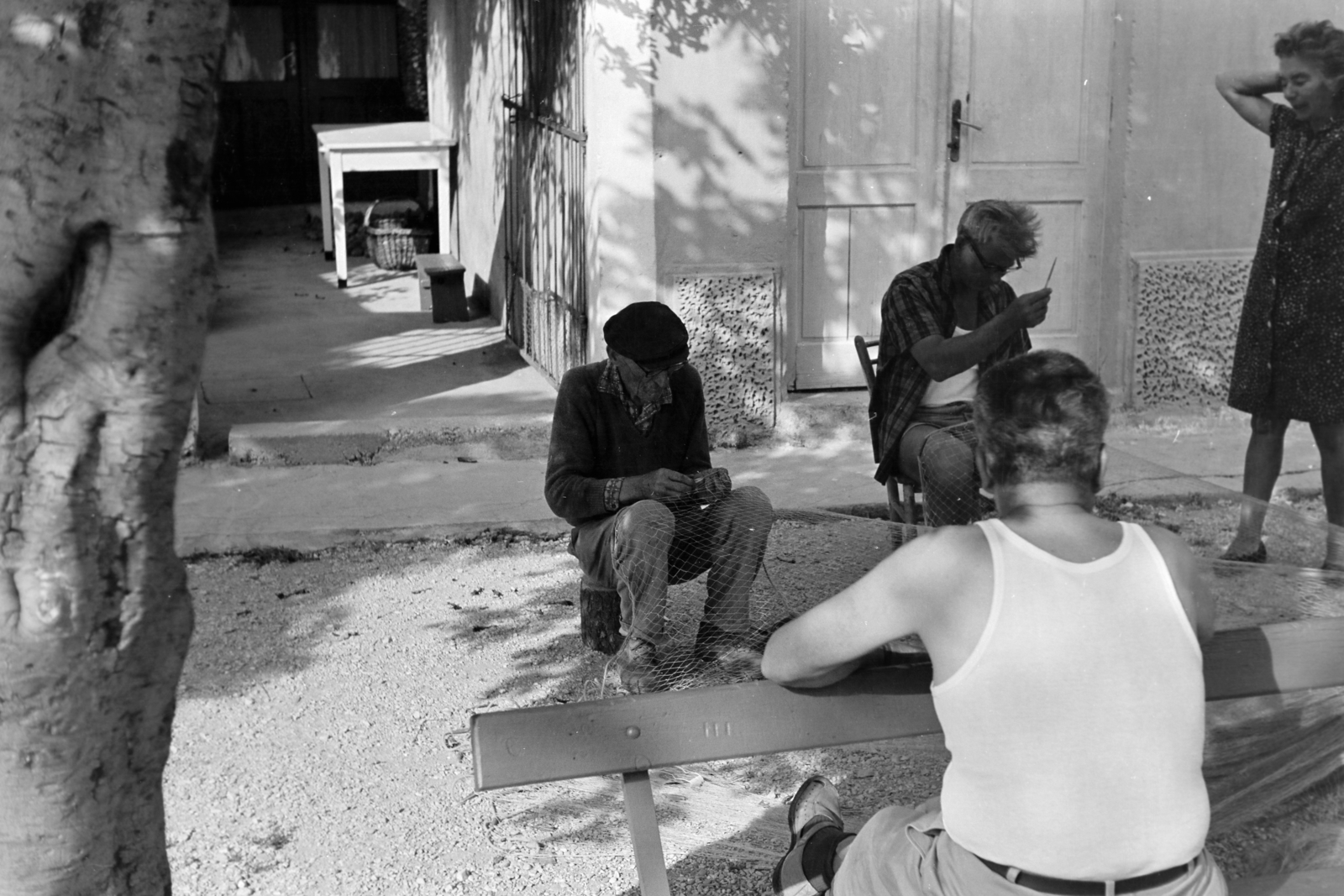 Horvátország,Adria, Podgora, halászháló javítása, a felvétel a régi kikötőnél készült., 1975, Kopányi György, Jugoszlávia, Fortepan #204969