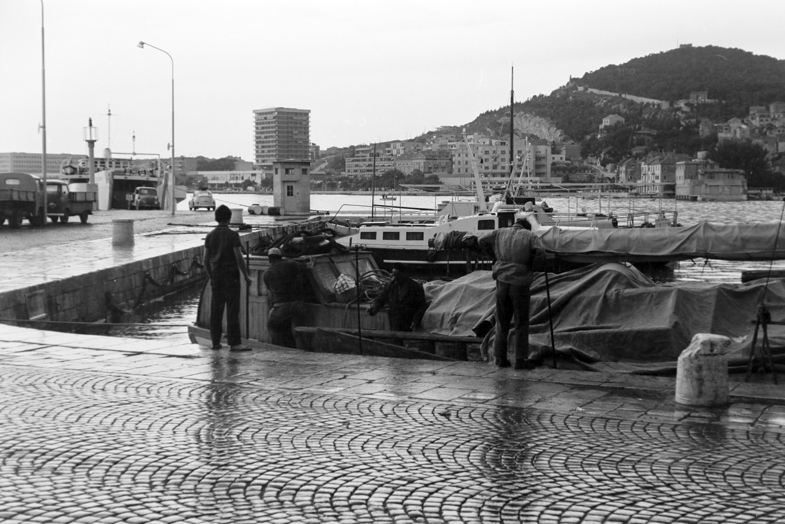 Horvátország,Adria, Split, kikötő, előtérben a Riva, Split sétatere (Obala Hrvatskog narodnog preporoda)., 1975, Kopányi György, Jugoszlávia, Fortepan #204973
