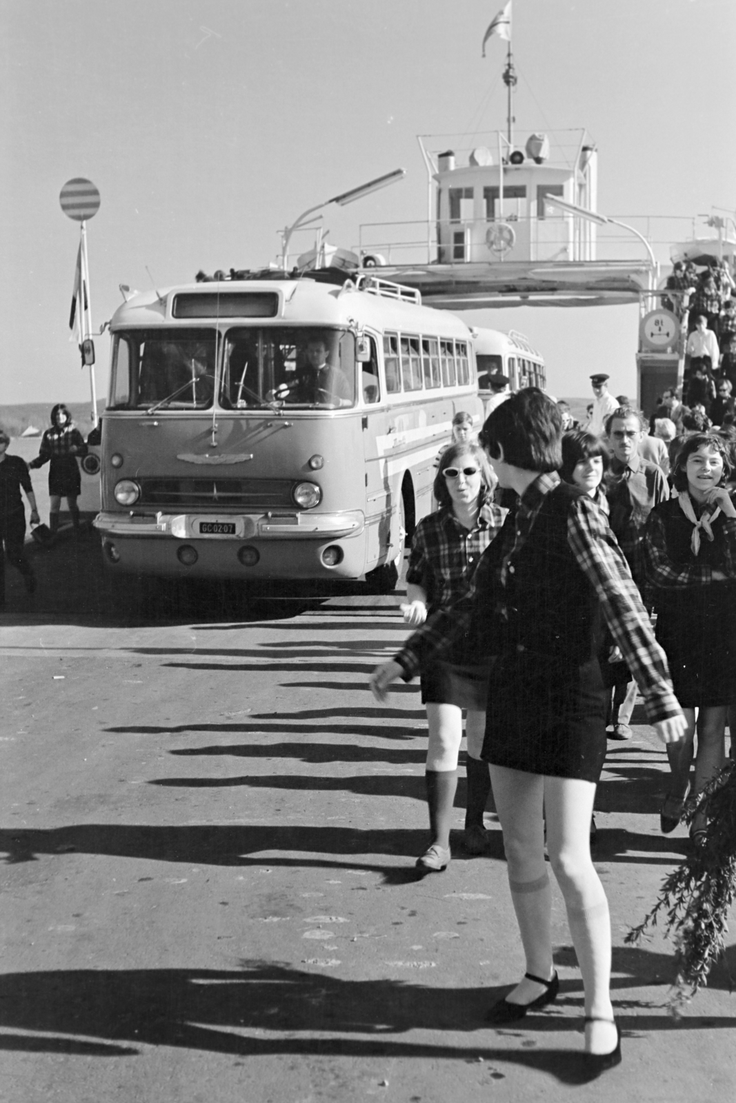 Hungary,Lake Balaton, Tihany, rév, kompkikötő., 1973, Kereki Sándor, ferry, Ikarus-brand, bus, Fortepan #205070