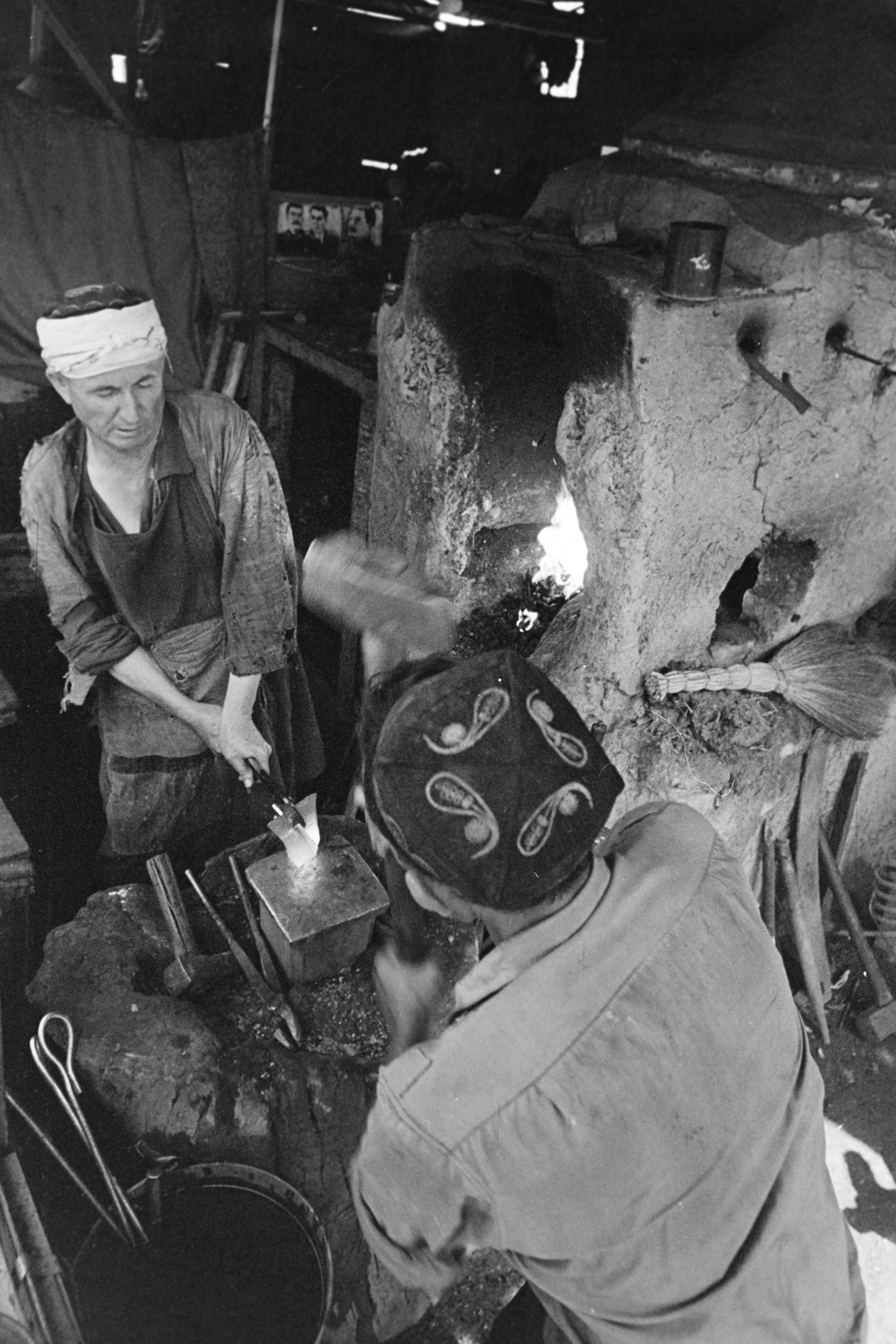 Uzbekistan, 1971, Kereki Sándor, Soviet Union, oven, blacksmith, Fortepan #205135