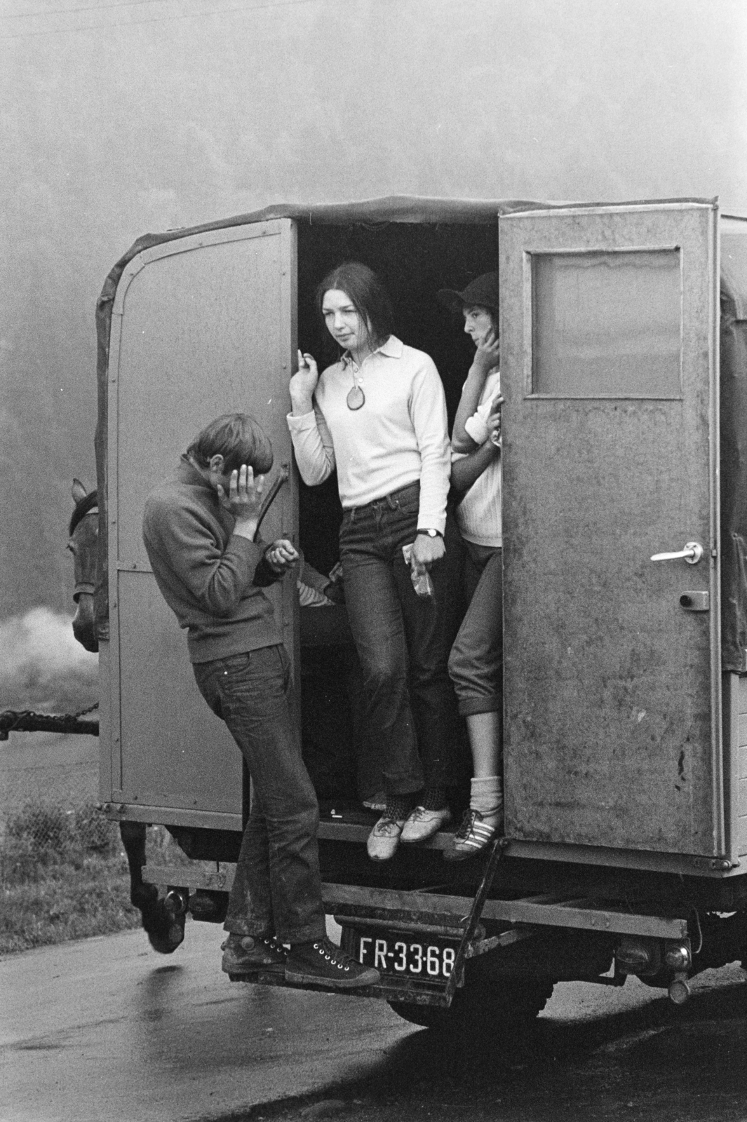 Poland, 1974, Kereki Sándor, Best of, covering the face, youth, number plate, Fortepan #205167