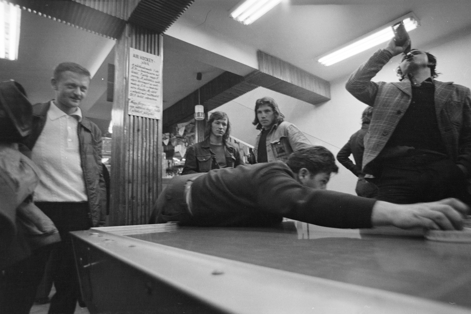 Hungary, Budapest XIV., játékterem., 1975, Kereki Sándor, Budapest, fun, youth, Fortepan #205280