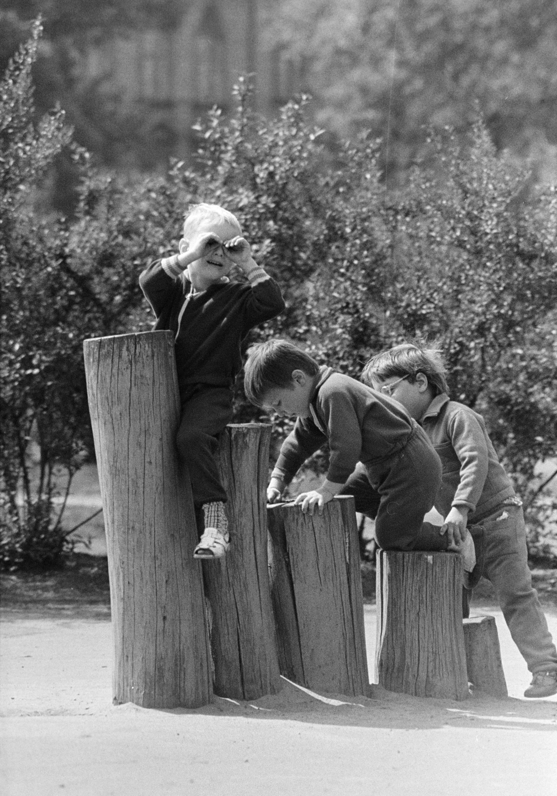 1975, Kereki Sándor, kids, trunk, toy, Fortepan #205378