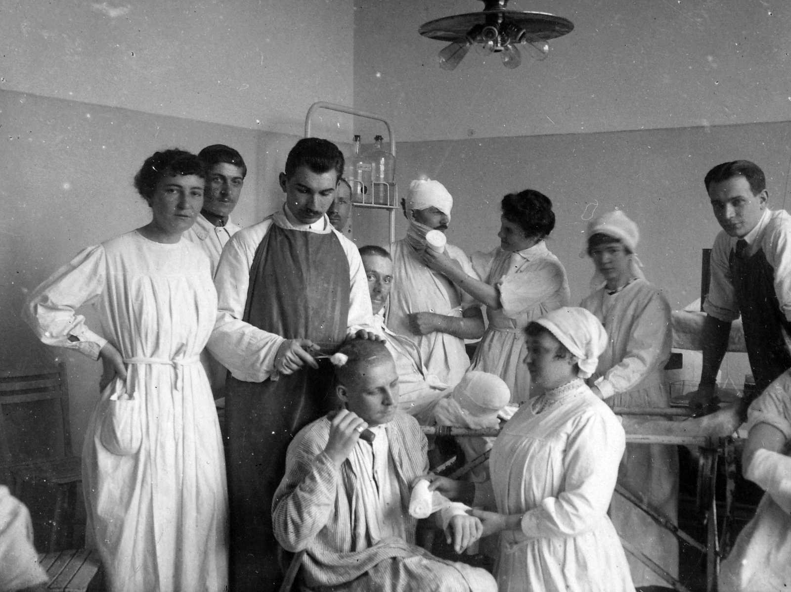 1916, Fortepan, medical institution, doctor, women, men, nurse, wounded, Fortepan #20552