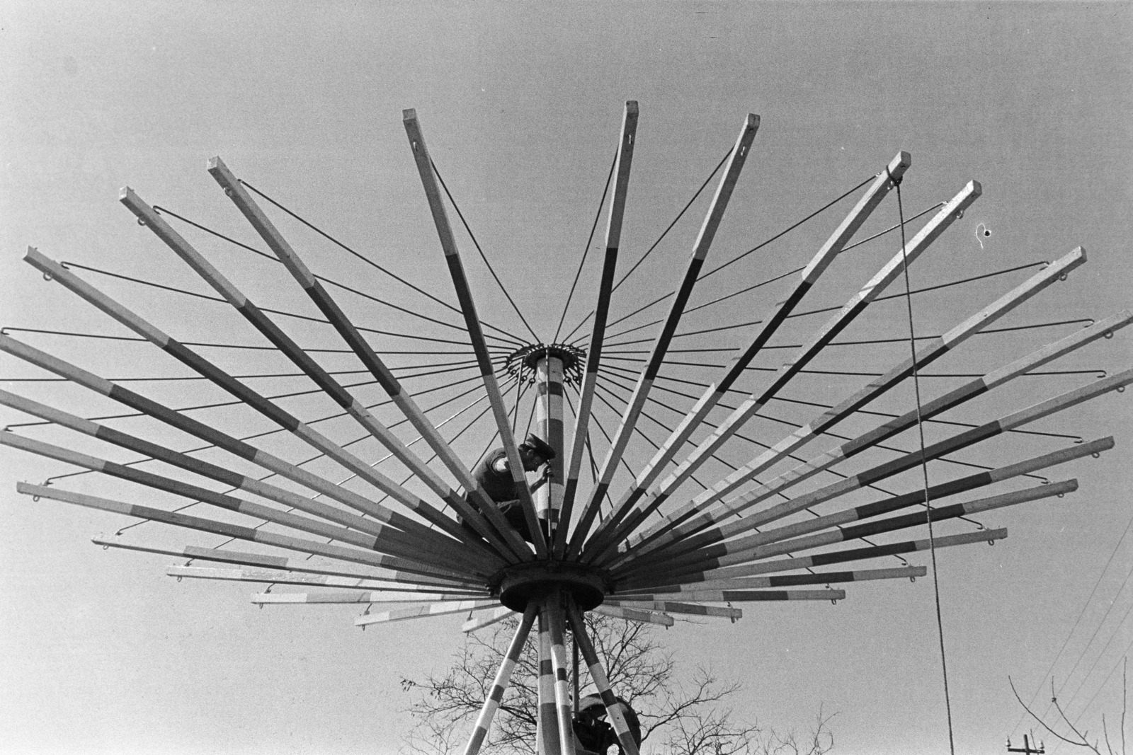 1973, Kereki Sándor, carousel, amusement park, assembly, geometry, contraption, Fortepan #205542