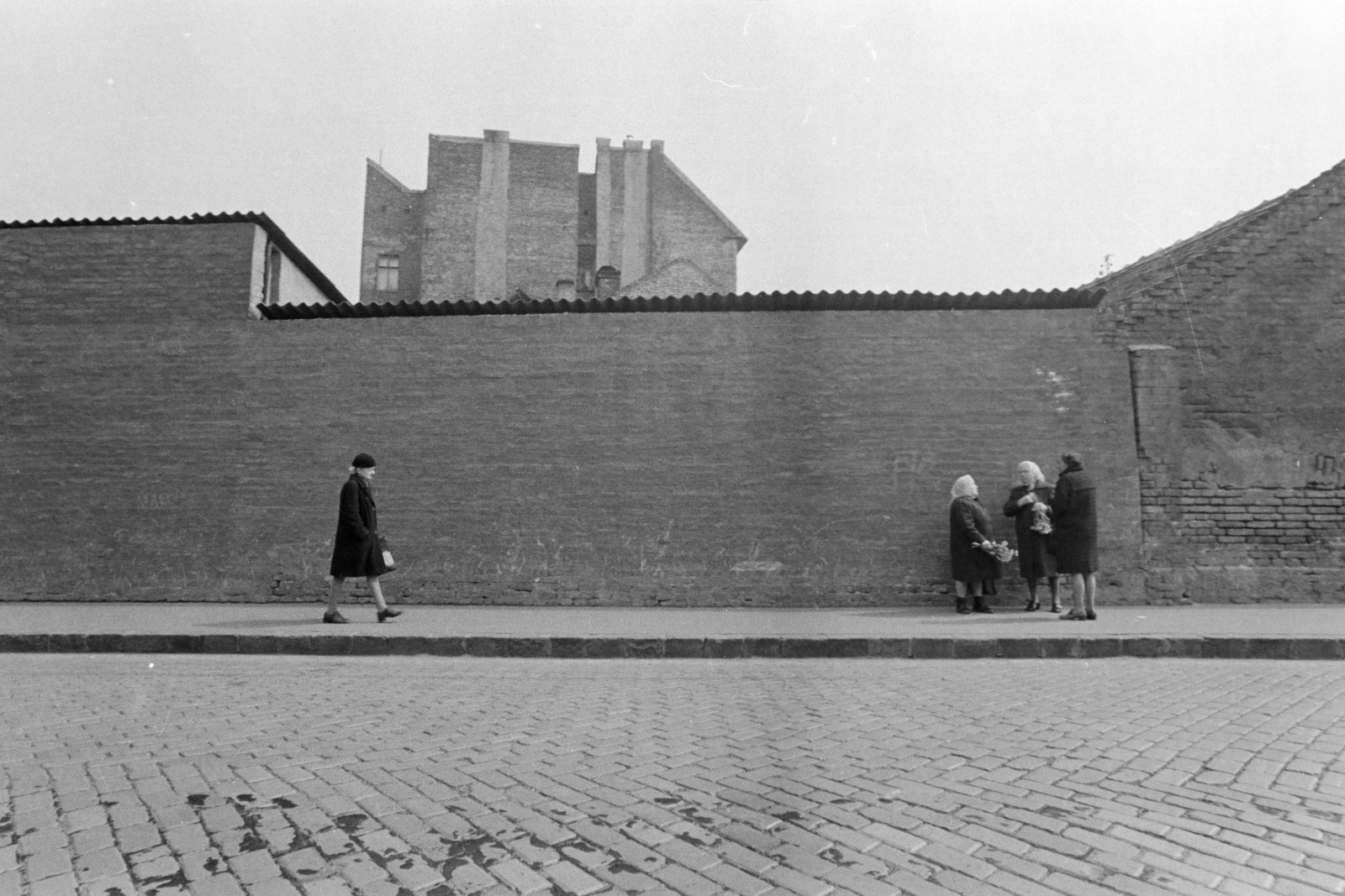 Hungary, Budapest IX., Balázs Béla utca Sobieski János utca - Telepy utca közötti szakasza., 1978, Kereki Sándor, Budapest, wall, Fortepan #205644