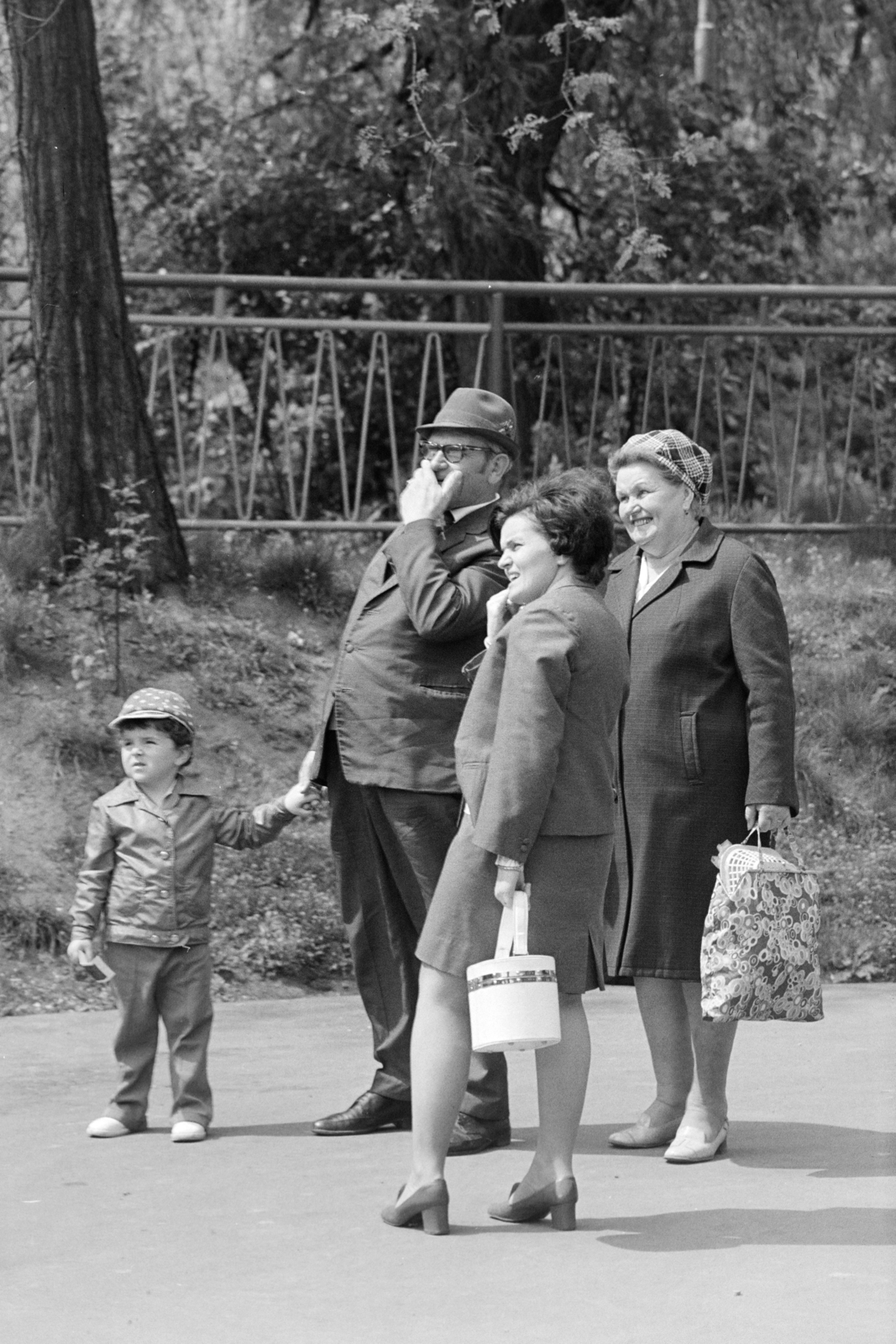 Magyarország, Városliget,Vidámpark, Budapest XIV., 1974, Kereki Sándor, Budapest, család, Fortepan #205744