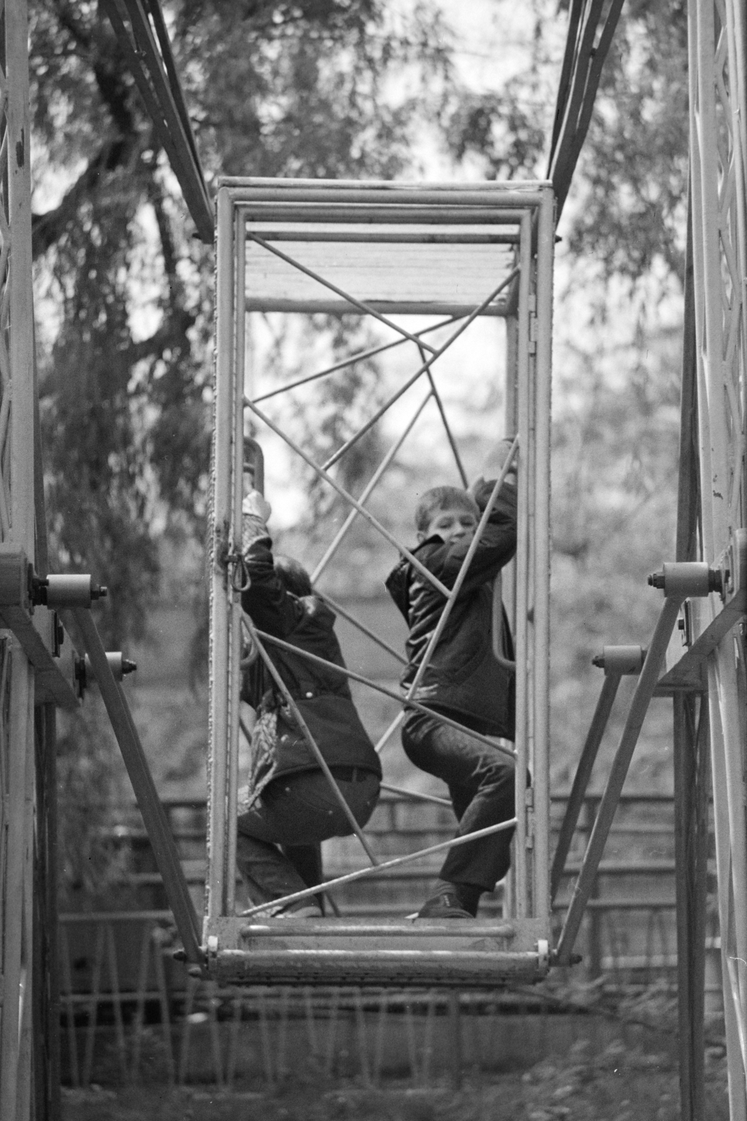 Magyarország, Városliget,Vidámpark, Budapest XIV., 1974, Kereki Sándor, Budapest, hinta, Fortepan #205747