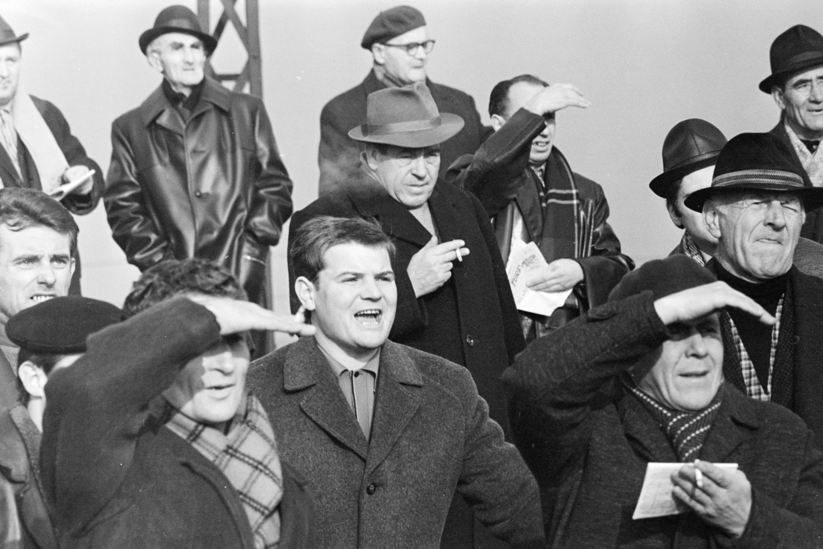 Hungary, Budapest X., Albertirsai út, Lóversenypálya (később Kincsem Park)., 1970, Kereki Sándor, Budapest, men, audience, looking into the distance, Fortepan #205837