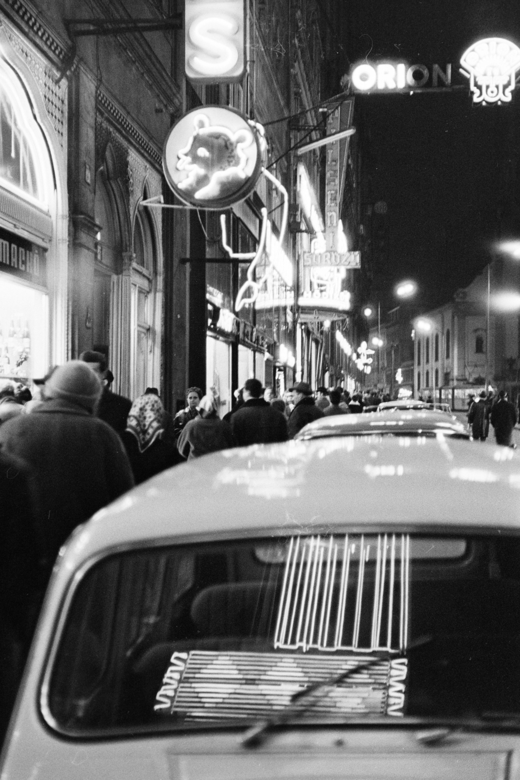 Hungary, Budapest V., a Kígyó utca a Ferenciek tere (Felszabadulás tér) felé nézve., 1971, Kereki Sándor, Orion-brand, Budapest, Fortepan #205848