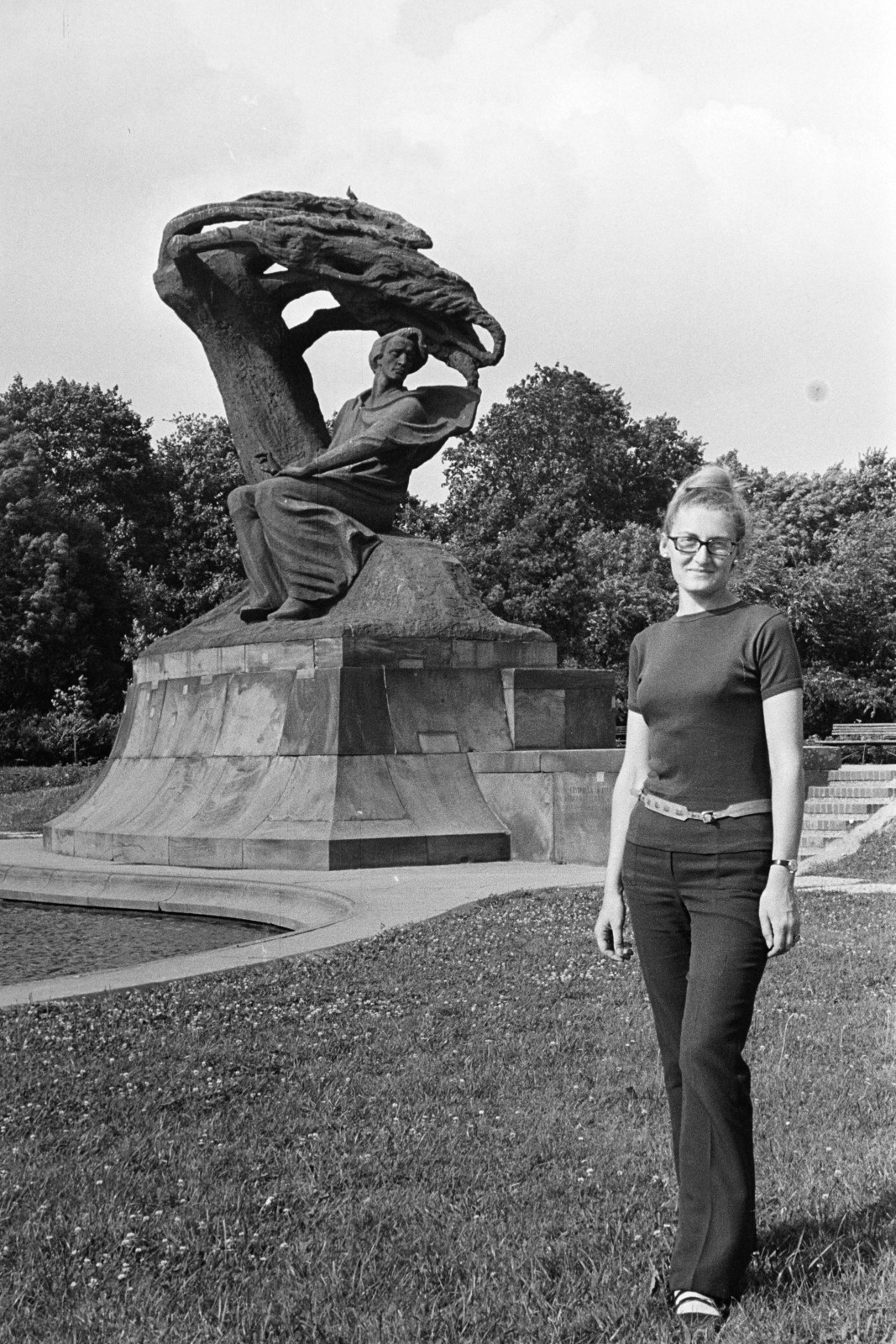 Lengyelország, Varsó, Lazienkowski Park, Chopin-emlékmű., 1974, Kereki Sándor, szobor, Fortepan #205877