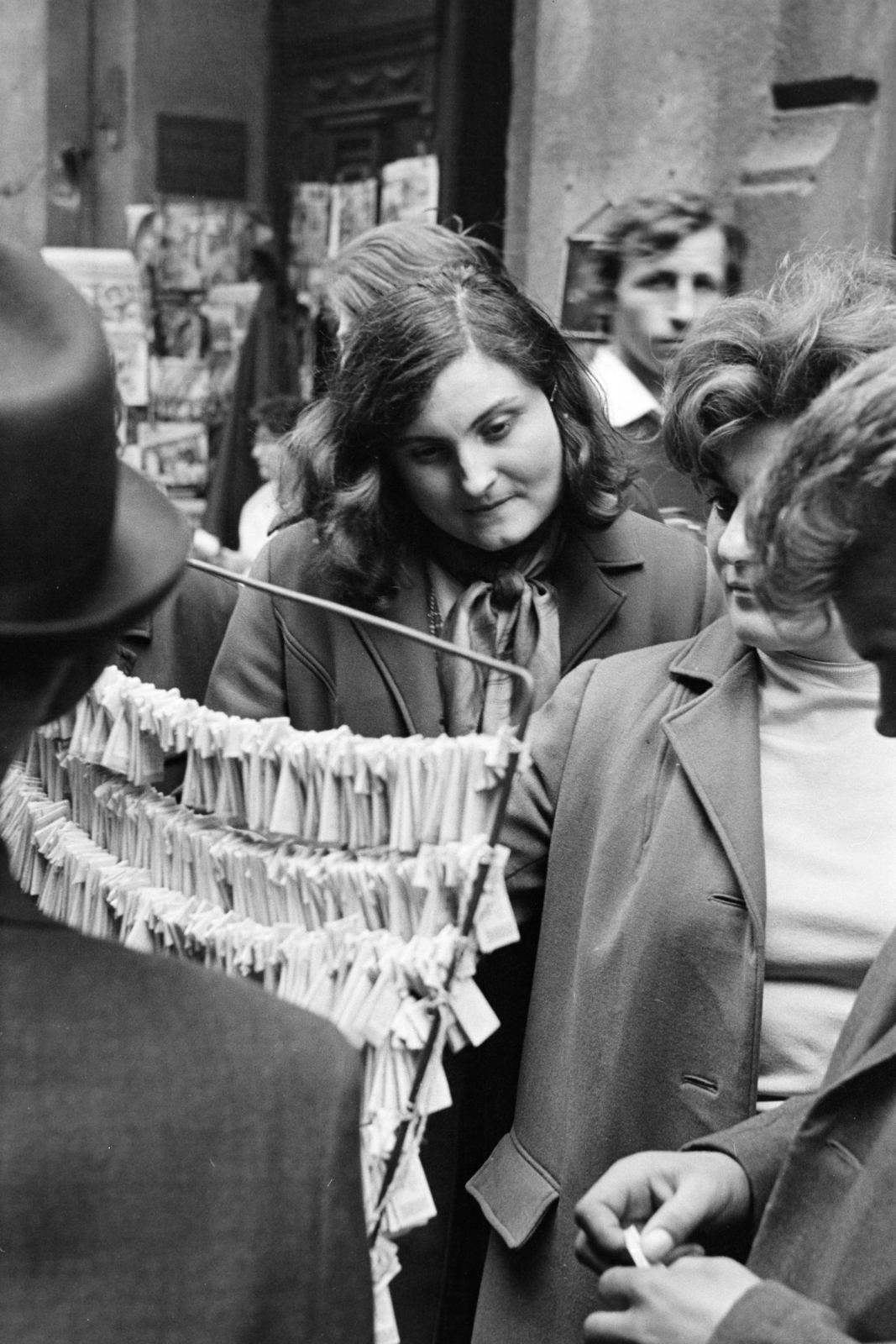 1973, Kereki Sándor, gamble, lottery ticket sellers, lottery ticket, Fortepan #206025