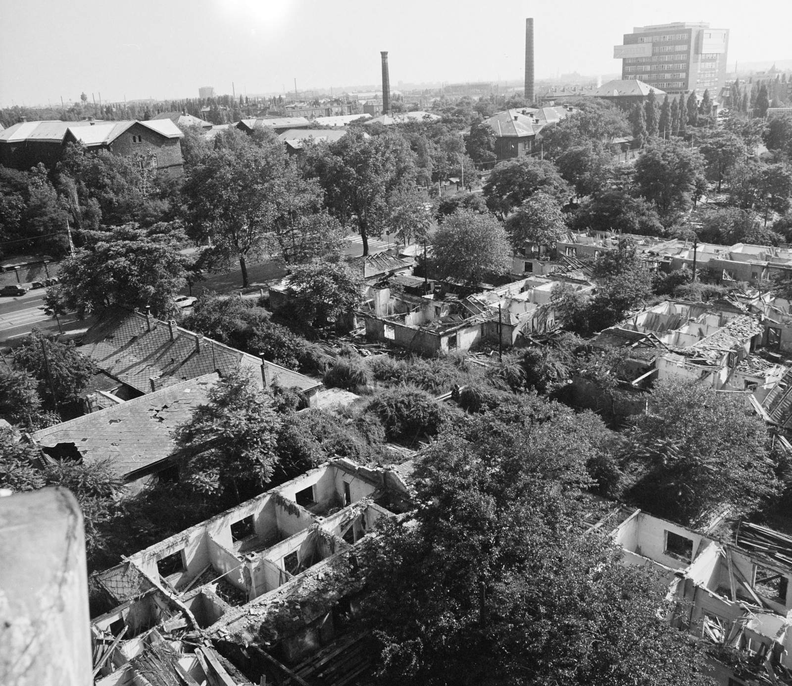 Hungary, Budapest IX., a Mihálkovics-telep bontása, háttérben a Haller utca (Hámán Kató út), távolabb az Országos Kardiológiai Intézet épülete., 1978, Kereki Sándor, Budapest, bird's eye view, Fortepan #206108