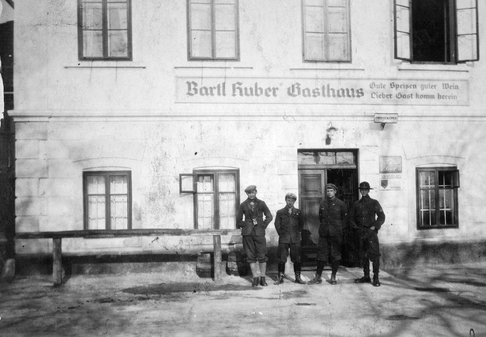 1933, Fortepan, sign-board, tableau, men, Bartl Huber guesthouse, Fortepan #20611