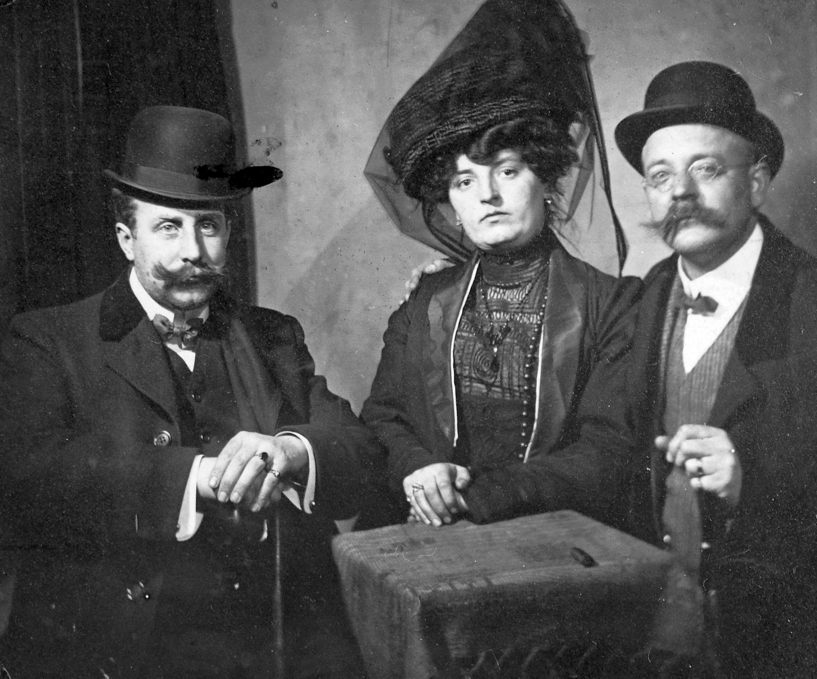 1900, Fortepan, kalap, csoportkép, bajusz, gyász, Fortepan #20615