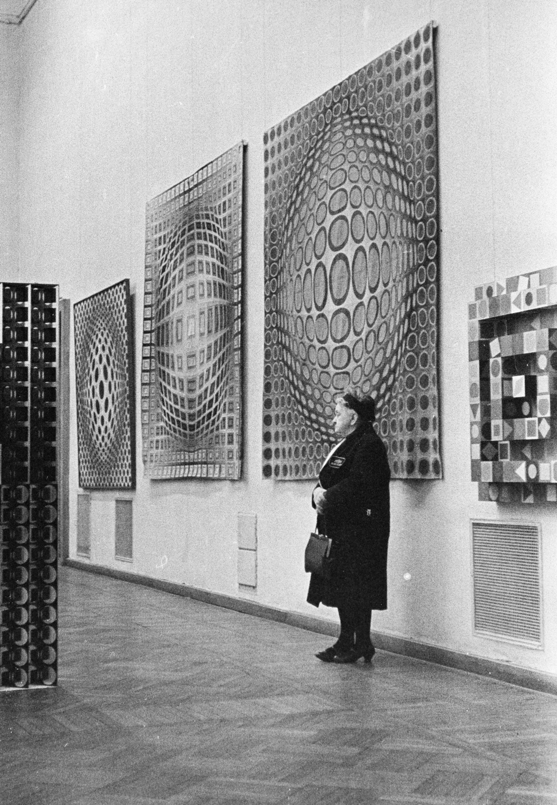 Hungary, Budapest XIV., Műcsarnok, Vásárhelyi Győző (Victor Vasarely) magyar-francia festő, szobrász kiállítása., 1969, Kereki Sándor, exhibition, optical art, Budapest, Vasarely Victor-work, Fortepan #206246