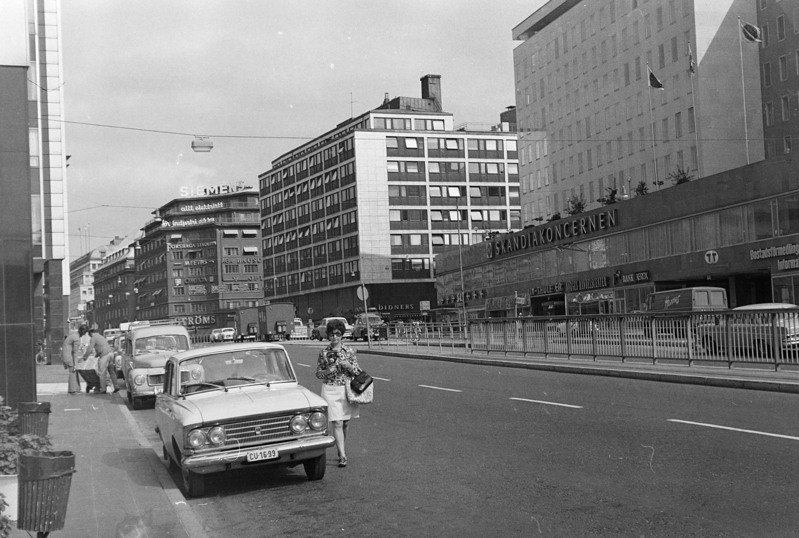 Sweden, Stockholm, a Sveavägen a Högtorget metróállomásánál, jobbra a 18-22. számú ház., 1970, Kopányi György, Moskvitch-brand, number plate, Fortepan #206277