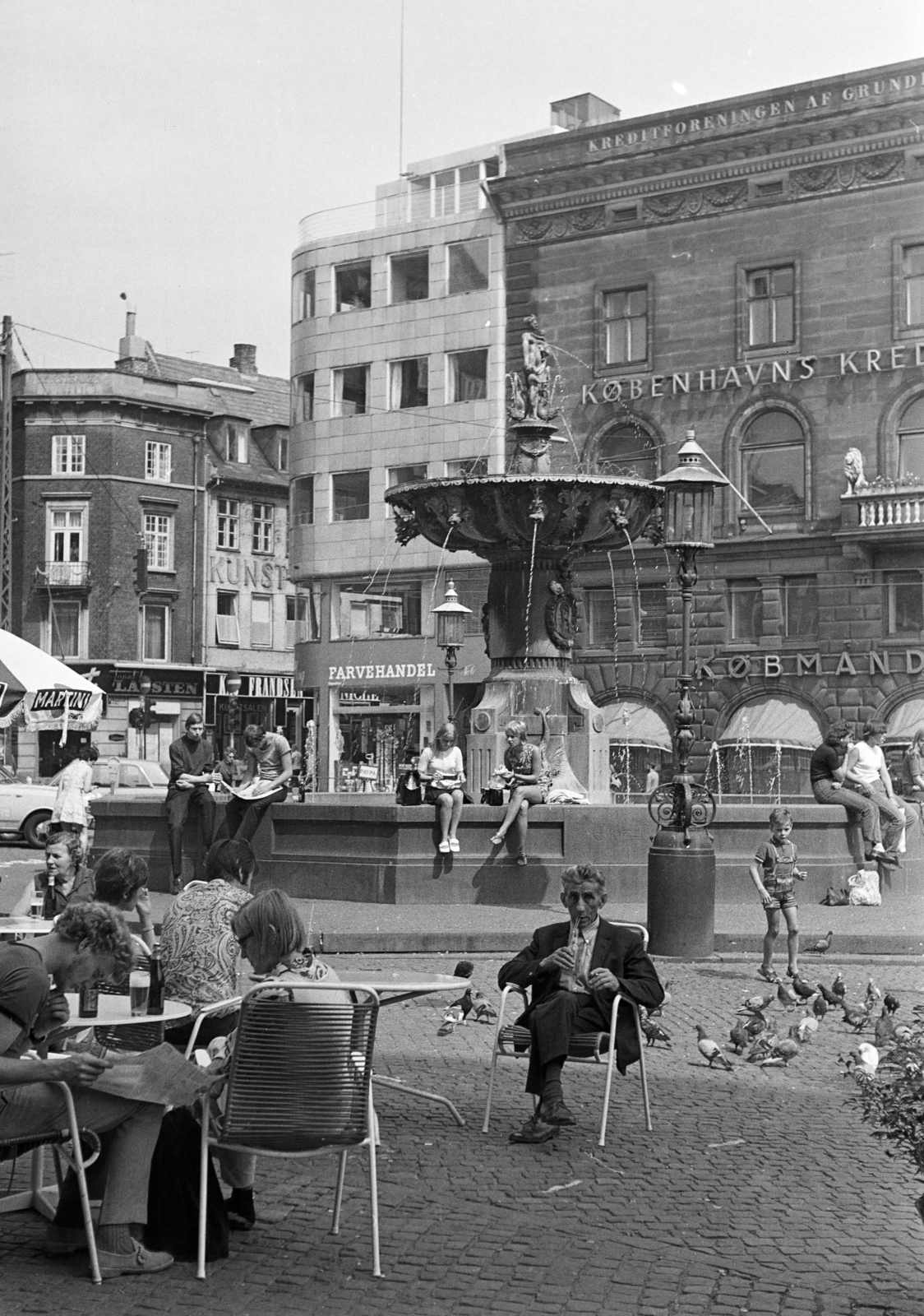 Denmark, Copenhagen, Gammeltorv, Caritas-kút (Caritasbrønden)., 1970, Kopányi György, fountain, Fortepan #206285