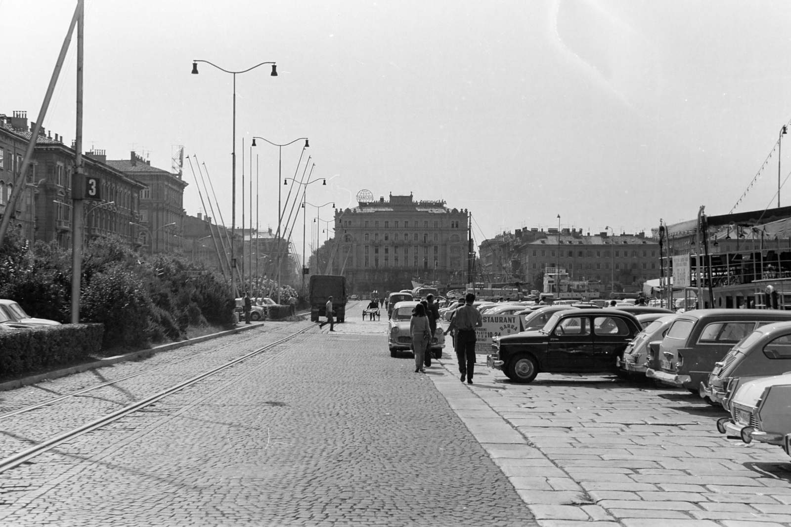 Croatia,Adriatic Sea, Rijeka, Riva, jobbra a kikötő. Háttérben az Ulica Riva Boduli., 1975, Kopányi György, Yugoslavia, Fortepan #206301