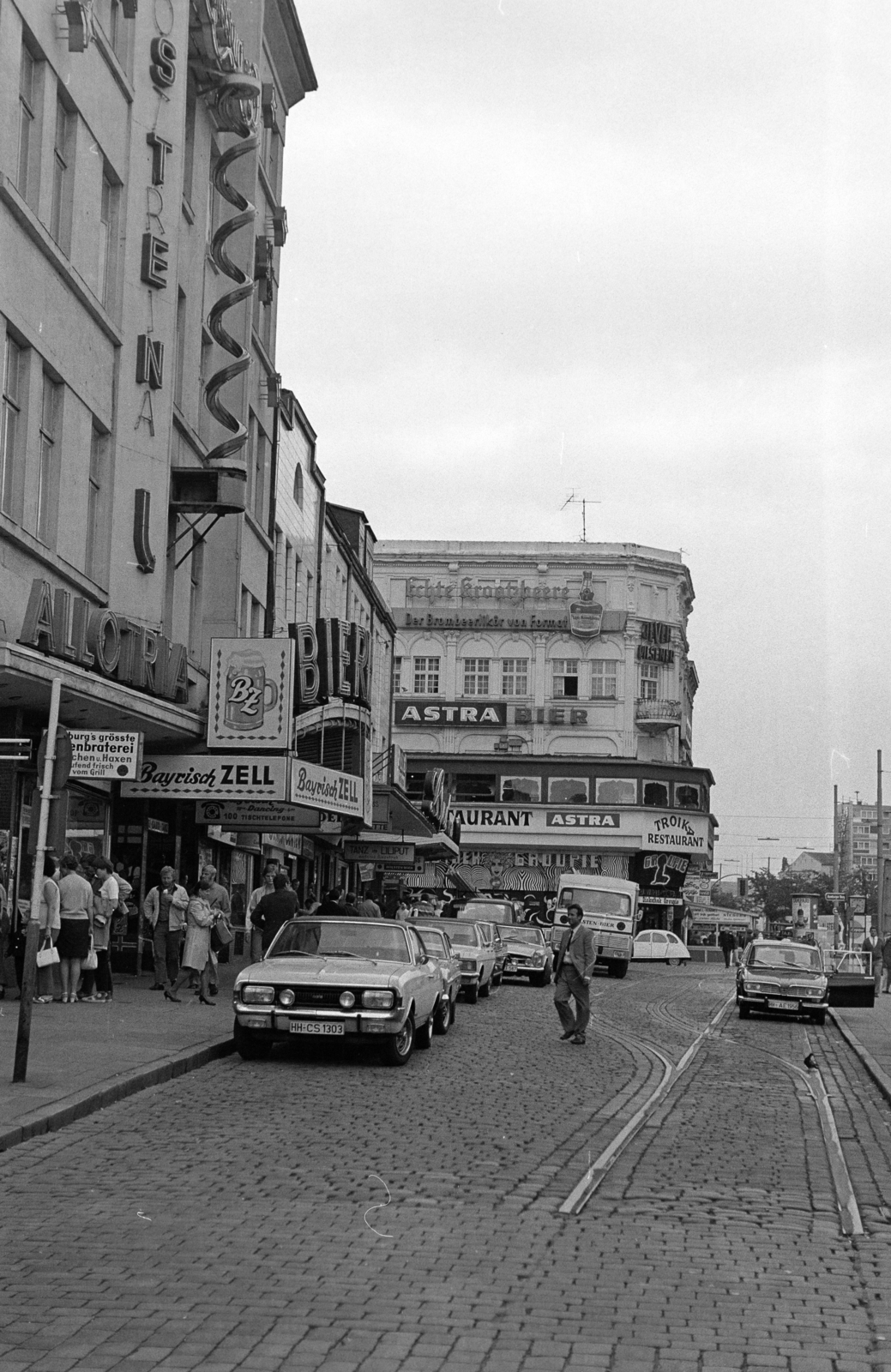 Németország, Hamburg, Reeperbahn a Hamburger Berg saroknál., 1970, Kopányi György, Fortepan #206350