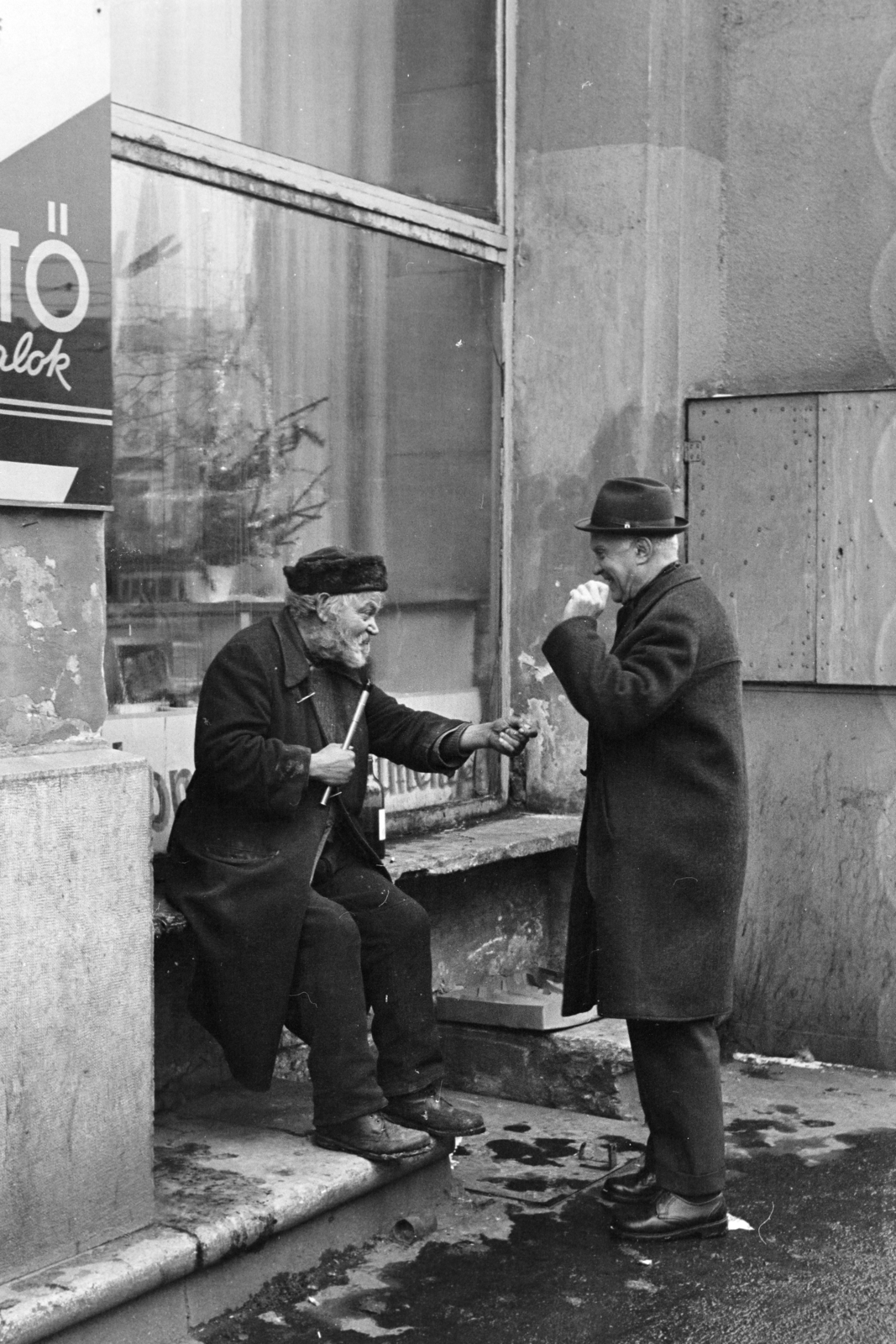 Magyarország, Budapest XIII., Nyugati (Marx) tér 5., a felvétel az Expressz büfé előtt készült., 1971, Kereki Sándor, furulya, Budapest, Fortepan #206499