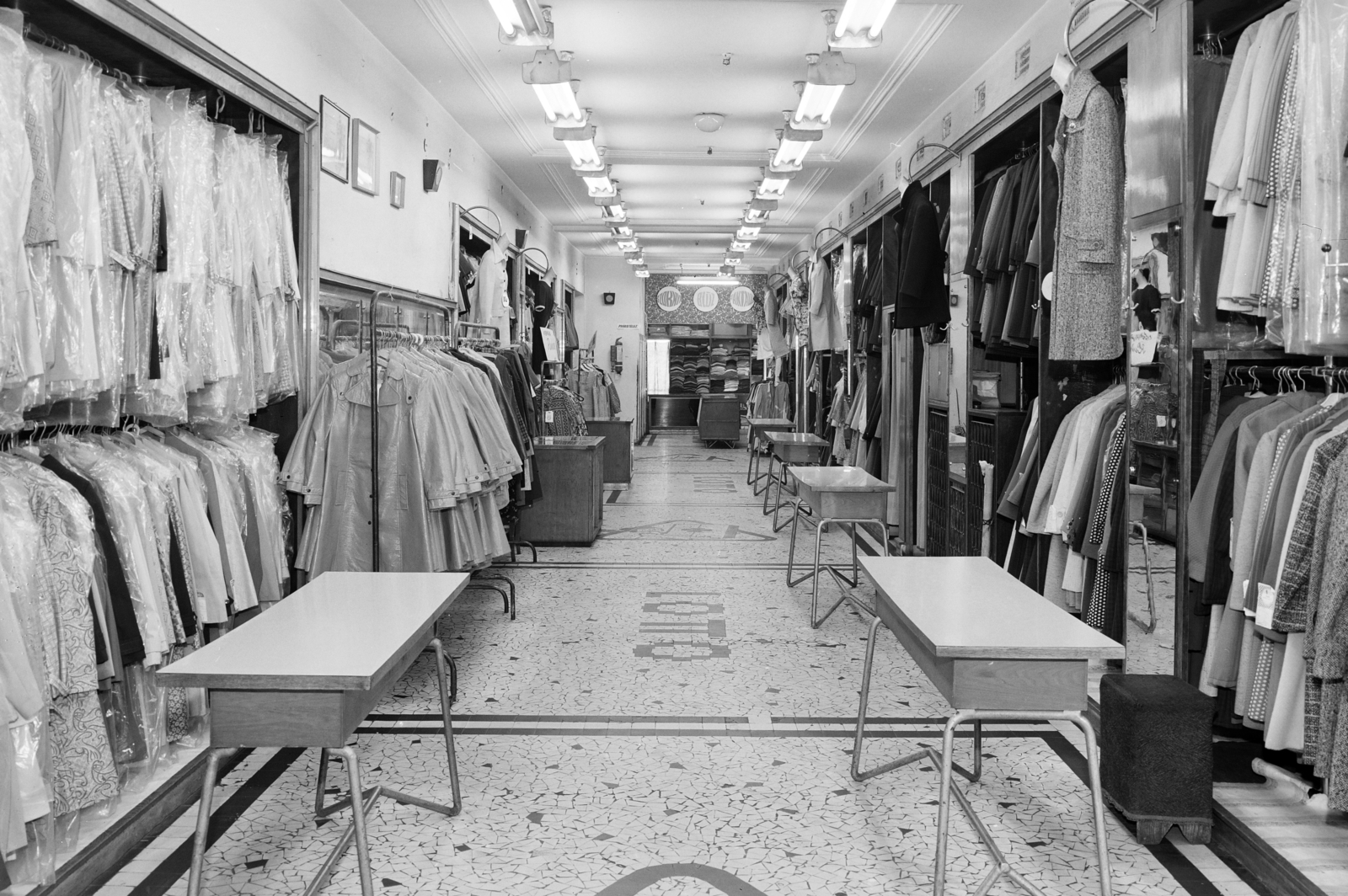 Hungary, Budapest VII., Rákóczi út 36., a Lottó Áruház női ruházati osztálya., 1974, FŐFOTÓ, Budapest, Fortepan #206571