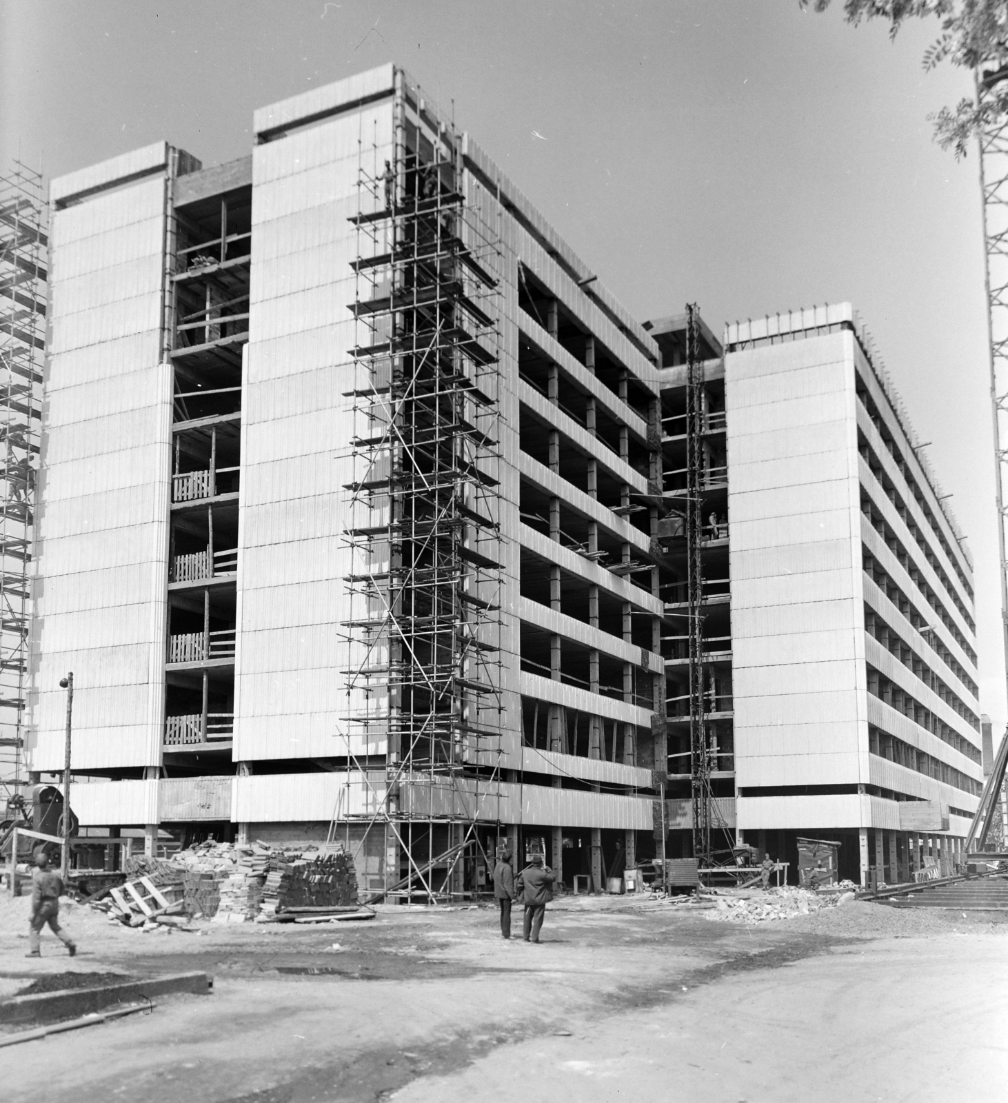 Hungary, Budapest IX., a Zalka Máté Katonai Műszaki Főiskola kollégiuma (a korábbi Ferenc József gyalogsági laktanya területén)., 1974, FŐFOTÓ, Budapest, Fortepan #206608