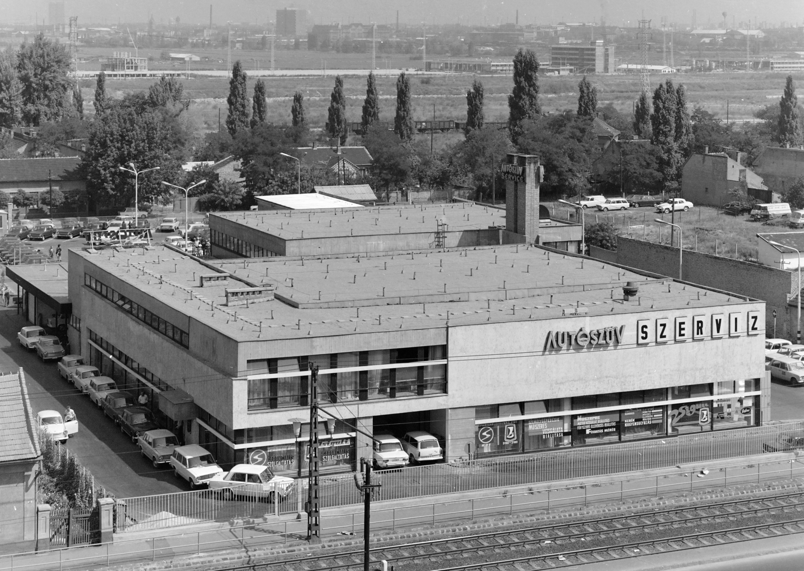 Magyarország, Budapest XXI., Csepel, Jókai utca 25. szám alatti Autószöv Szerviz Ady Endre út felőli oldala., 1974, FŐFOTÓ, Budapest, Fortepan #206644