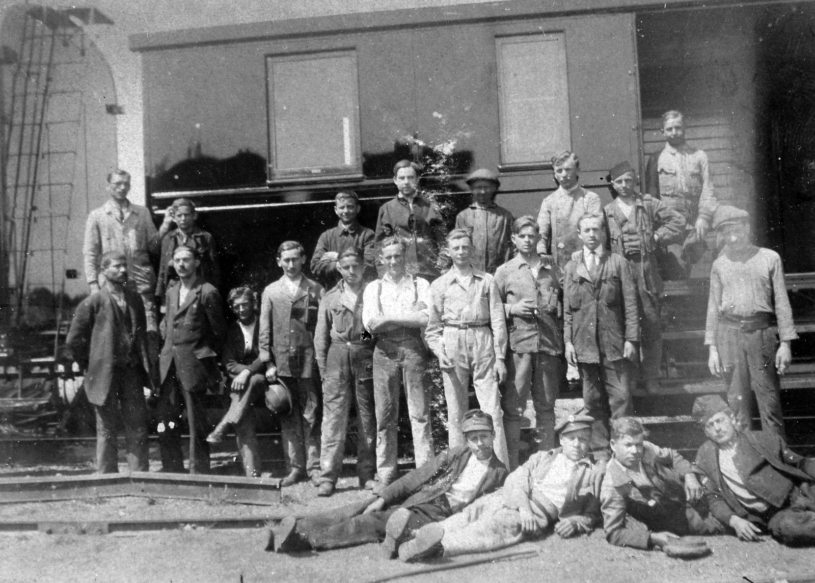 1929, Fortepan, vasút, csoportkép, férfiak, munka, vagon, Fortepan #20671