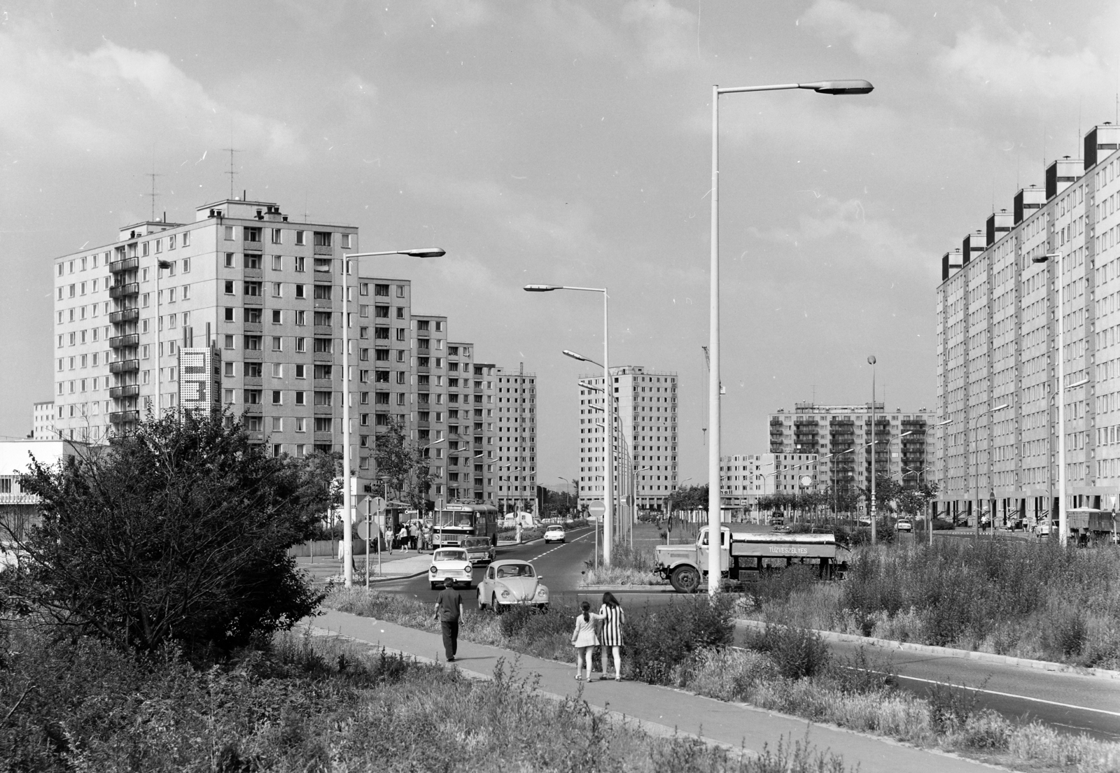 Magyarország, Újpalota, Budapest XV., a Nyírpalota (Hevesi Gyula) út a Zsókavár utca felé nézve., 1975, FŐFOTÓ, Budapest, Trabant 601, Fortepan #206722
