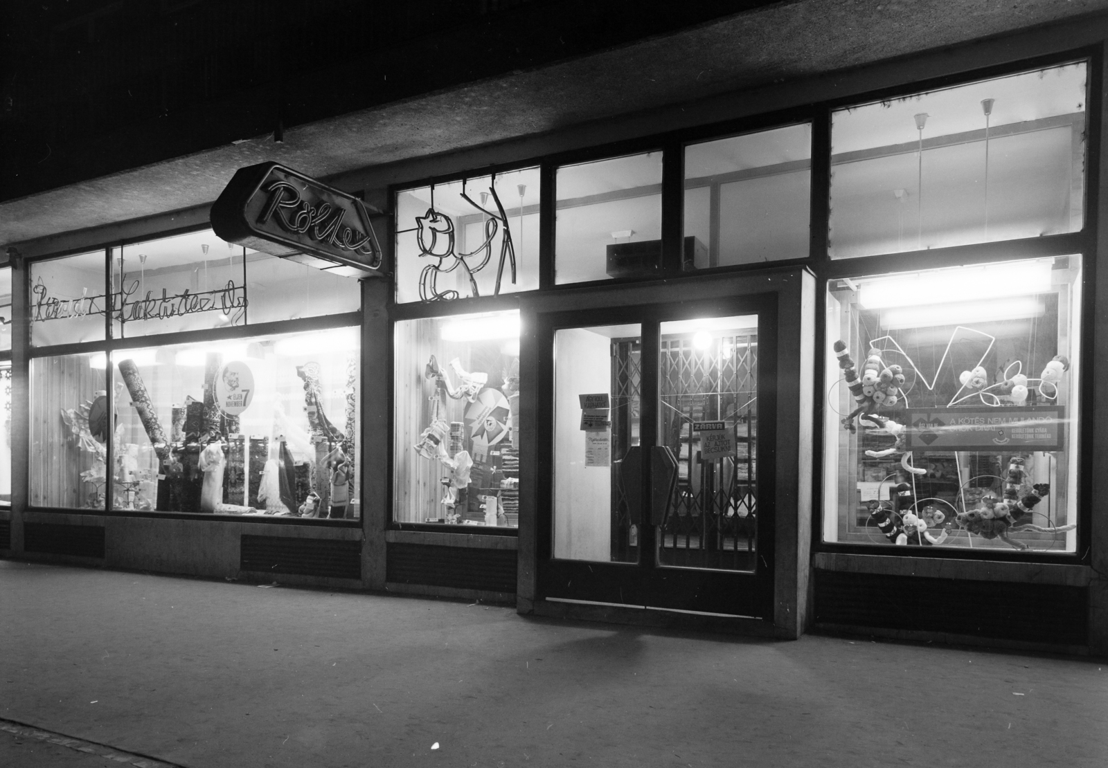 1975, FŐFOTÓ, neon sign, Röltex-brand, Fortepan #206837