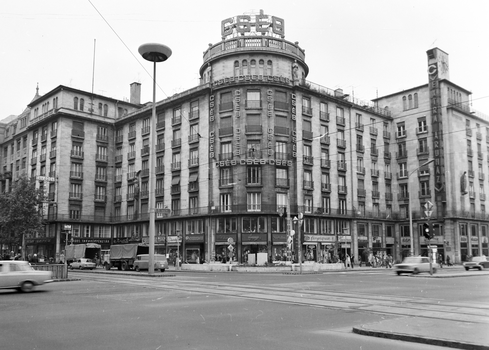 Hungary, Budapest VII., Astoria kereszteződés, szemben az MTA lakóház és jobbra a Georgia bérpalota.., 1976, FŐFOTÓ, Budapest, Fortepan #206873